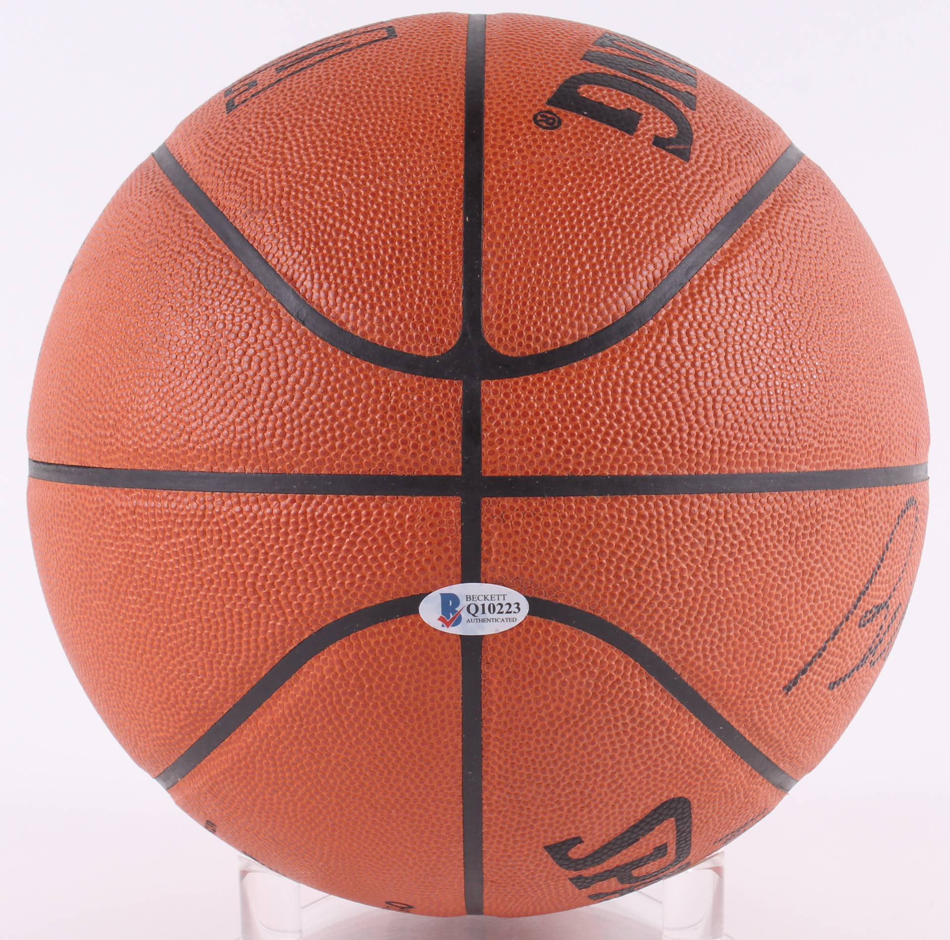 Bill Russell Signed Official NBA Game Ball Basketball Inscribed "HOF 74" & "NBA 50" (Beckett COA) at PristineAuction.com Bill Russell Signed Official NBA Game Ball Basketball Inscribed "HOF 74" & "NBA 50" (Beckett COA) at PristineAuction.com