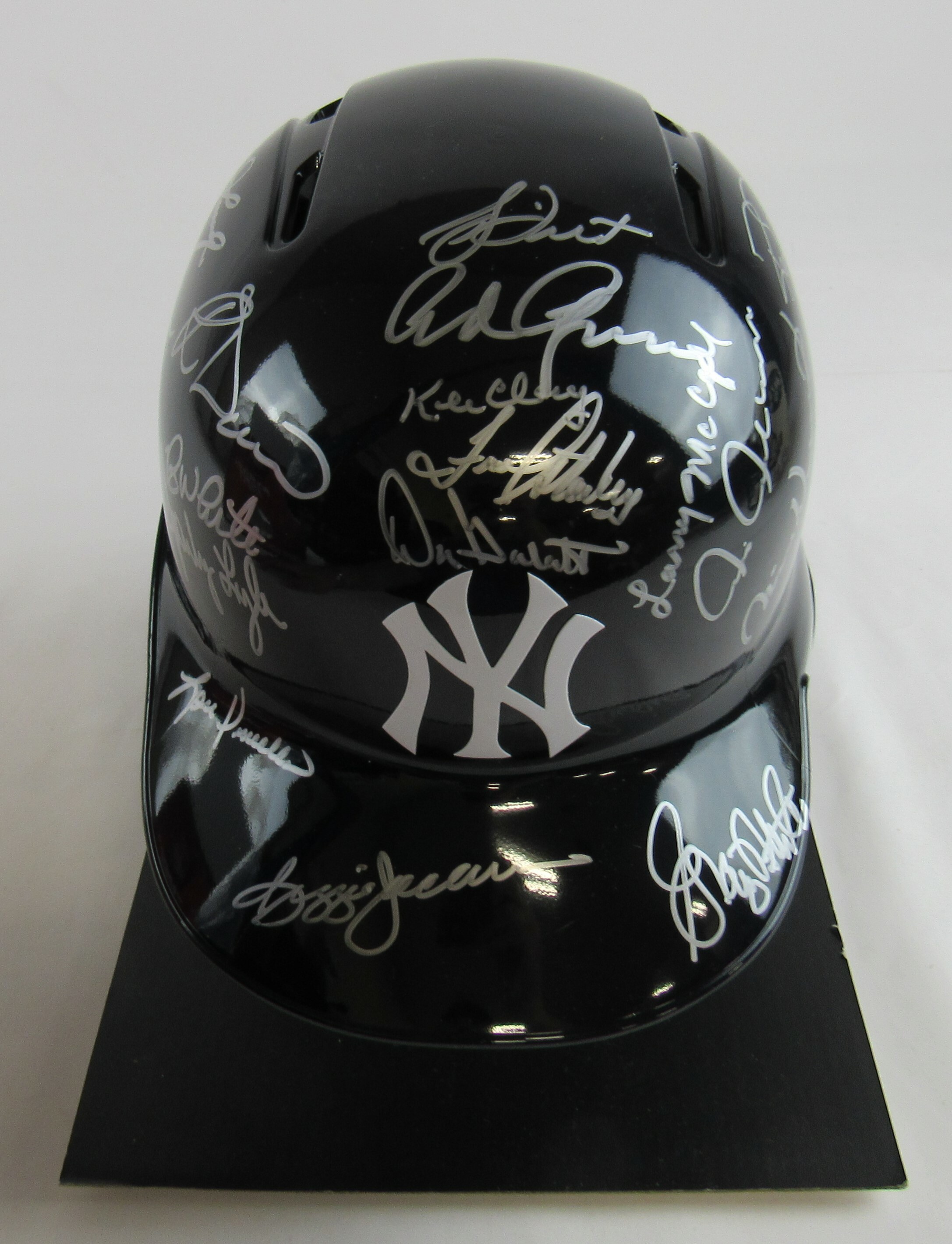 1978 Yankees Full-Size Batting Helmet Team-Signed by (21) with Dave Raisich, Ron Guidry, Reggie Jackson, Goose Gossage, Ron Davis (JSA Hologram) at PristineAuction.com 1978 Yankees Full-Size Batting Helmet Team-Signed by (21) with Dave Raisich, Ron Guidry, Reggie Jackson, Goose Gossage, Ron Davis (JSA Hologram) at PristineAuction.com