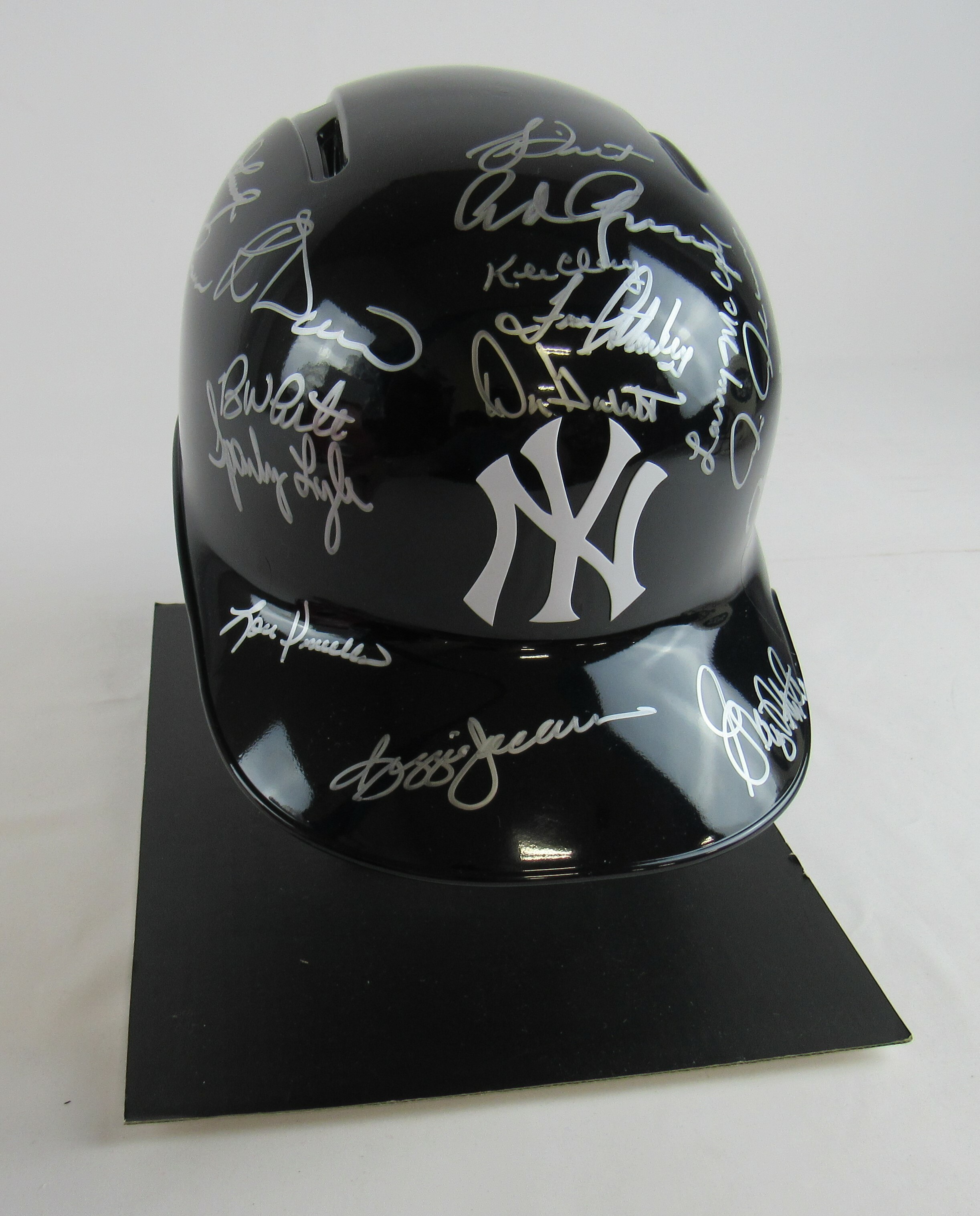 1978 Yankees Full-Size Batting Helmet Team-Signed by (21) with Dave Raisich, Ron Guidry, Reggie Jackson, Goose Gossage, Ron Davis (JSA Hologram) at PristineAuction.com 1978 Yankees Full-Size Batting Helmet Team-Signed by (21) with Dave Raisich, Ron Guidry, Reggie Jackson, Goose Gossage, Ron Davis (JSA Hologram) at PristineAuction.com