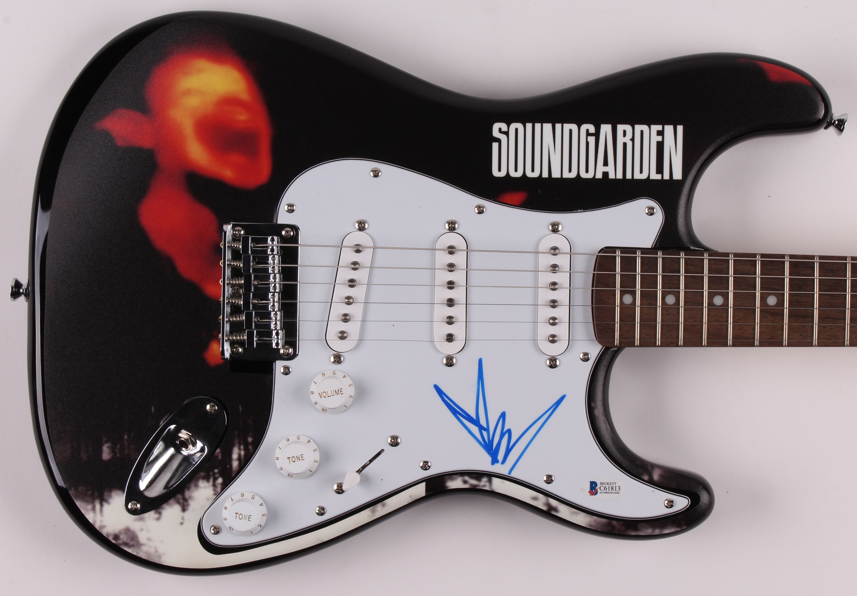 Chris Cornell Signed "Soundgarden" 38.5" Fender Squier Electric Guitar (Beckett Hologram) at PristineAuction.com Chris Cornell Signed "Soundgarden" 38.5" Fender Squier Electric Guitar (Beckett Hologram) at PristineAuction.com