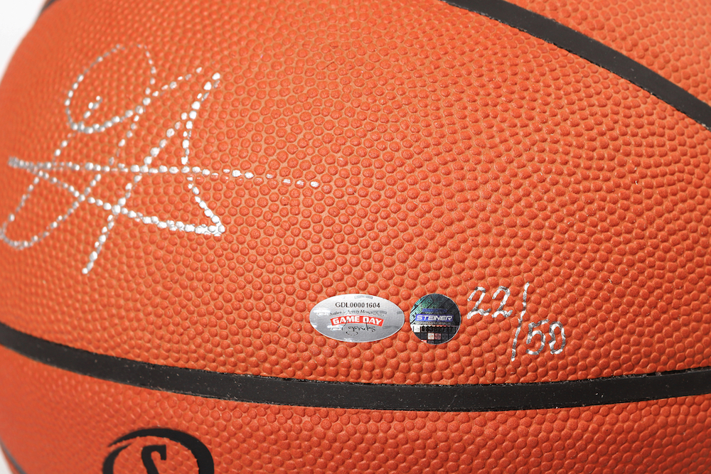 Deandre Ayton Signed Phoenix Suns Logo LE Basketball (Game Day Legends COA & Steiner Hologram) at PristineAuction.com Deandre Ayton Signed Phoenix Suns Logo LE Basketball (Game Day Legends COA & Steiner Hologram) at PristineAuction.com