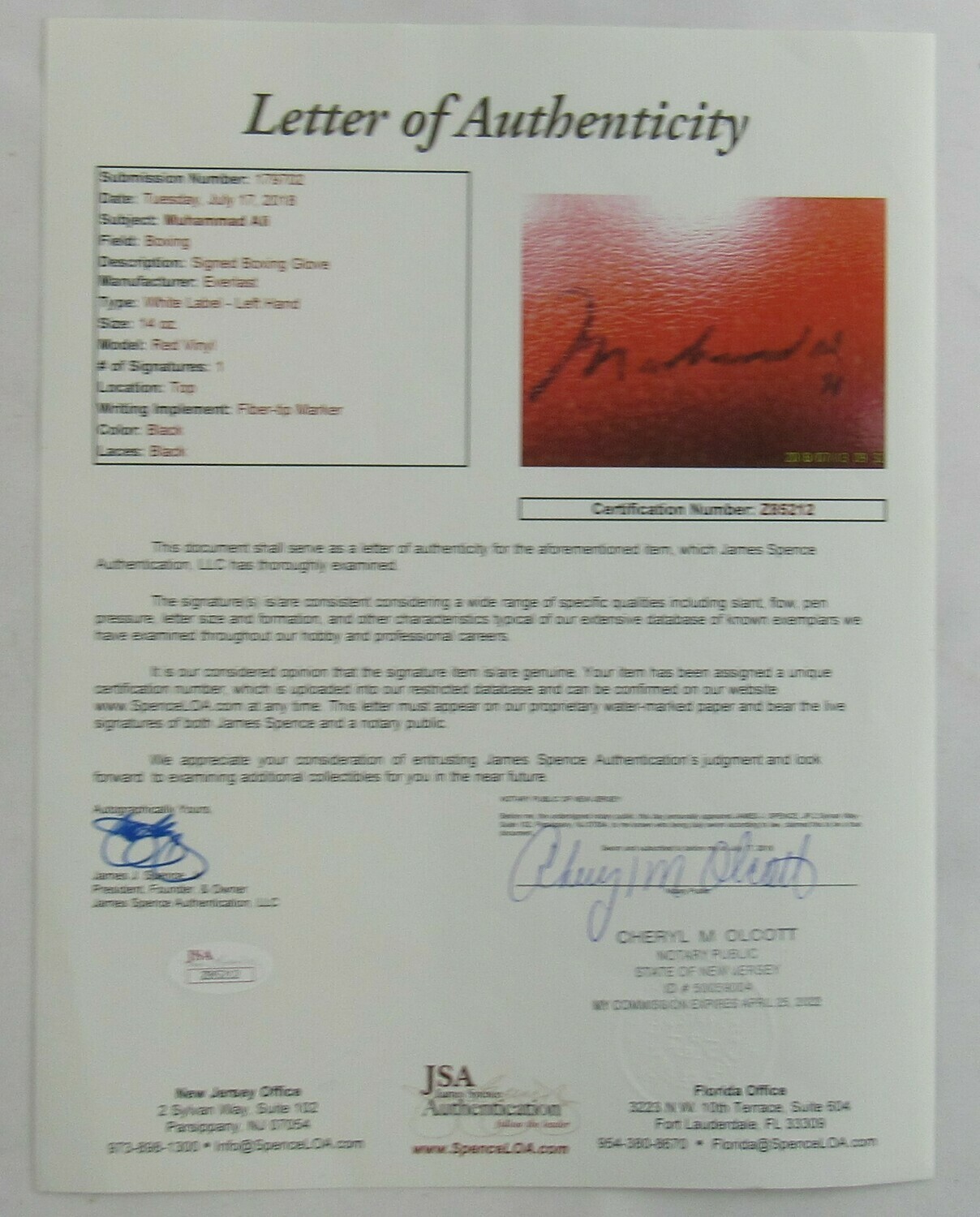 Muhammad Ali Signed Everlast Boxing Glove (JSA LOA) at PristineAuction.com Muhammad Ali Signed Everlast Boxing Glove (JSA LOA) at PristineAuction.com