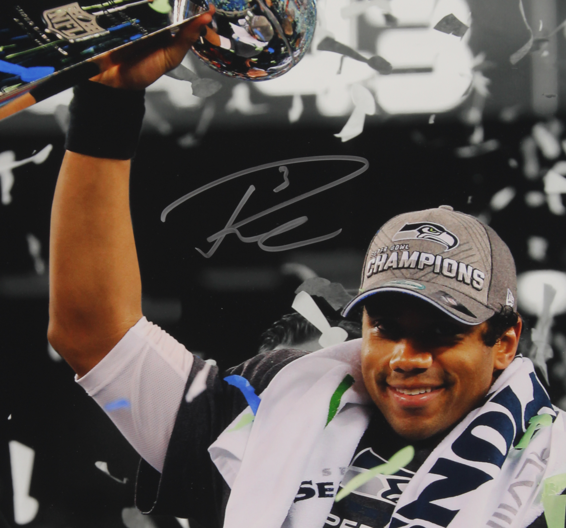 Russell Wilson Signed Seattle Seahawks 16x20 Photo (JSA & Wilson COA) at PristineAuction.com Russell Wilson Signed Seattle Seahawks 16x20 Photo (JSA & Wilson COA) at PristineAuction.com