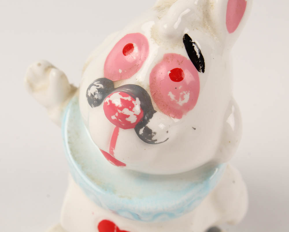 Lot of (2) Vintage 1970s "Alice In Wonderland" Walt Disney Ceramic Figurines at PristineAuction.com Lot of (2) Vintage 1970s "Alice In Wonderland" Walt Disney Ceramic Figurines at PristineAuction.com