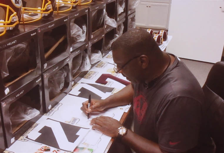 Doug Williams Signed Jersey Inscribed "1979 Central Champs" (Radtke COA) at PristineAuction.com Doug Williams Signed Jersey Inscribed "1979 Central Champs" (Radtke COA) at PristineAuction.com