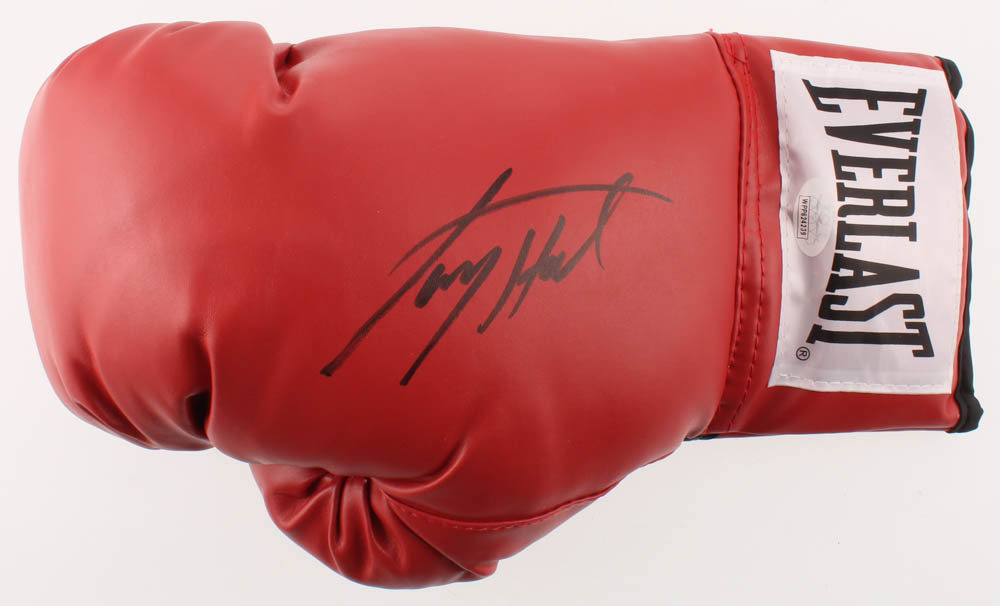 Larry Holmes Signed Everlast Boxing Glove (JSA COA) at PristineAuction.com Larry Holmes Signed Everlast Boxing Glove (JSA COA) at PristineAuction.com