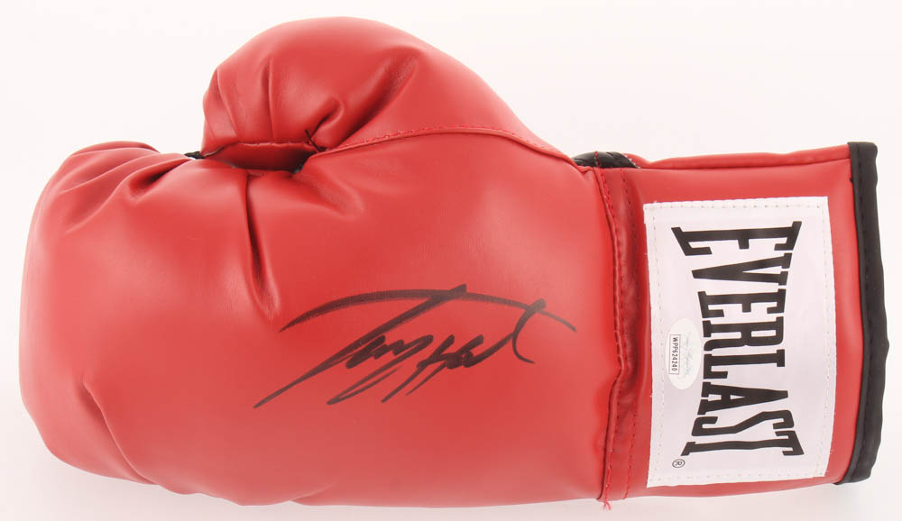 Larry Holmes Signed Everlast Boxing Glove (JSA COA) at PristineAuction.com Larry Holmes Signed Everlast Boxing Glove (JSA COA) at PristineAuction.com