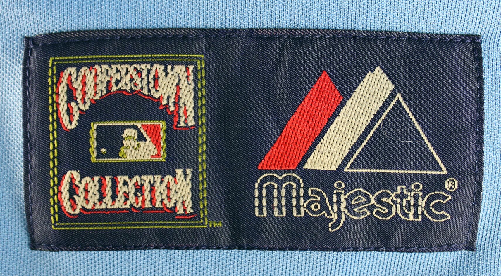 George Brett Signed Royals Jersey (Beckett COA) at PristineAuction.com George Brett Signed Royals Jersey (Beckett COA) at PristineAuction.com