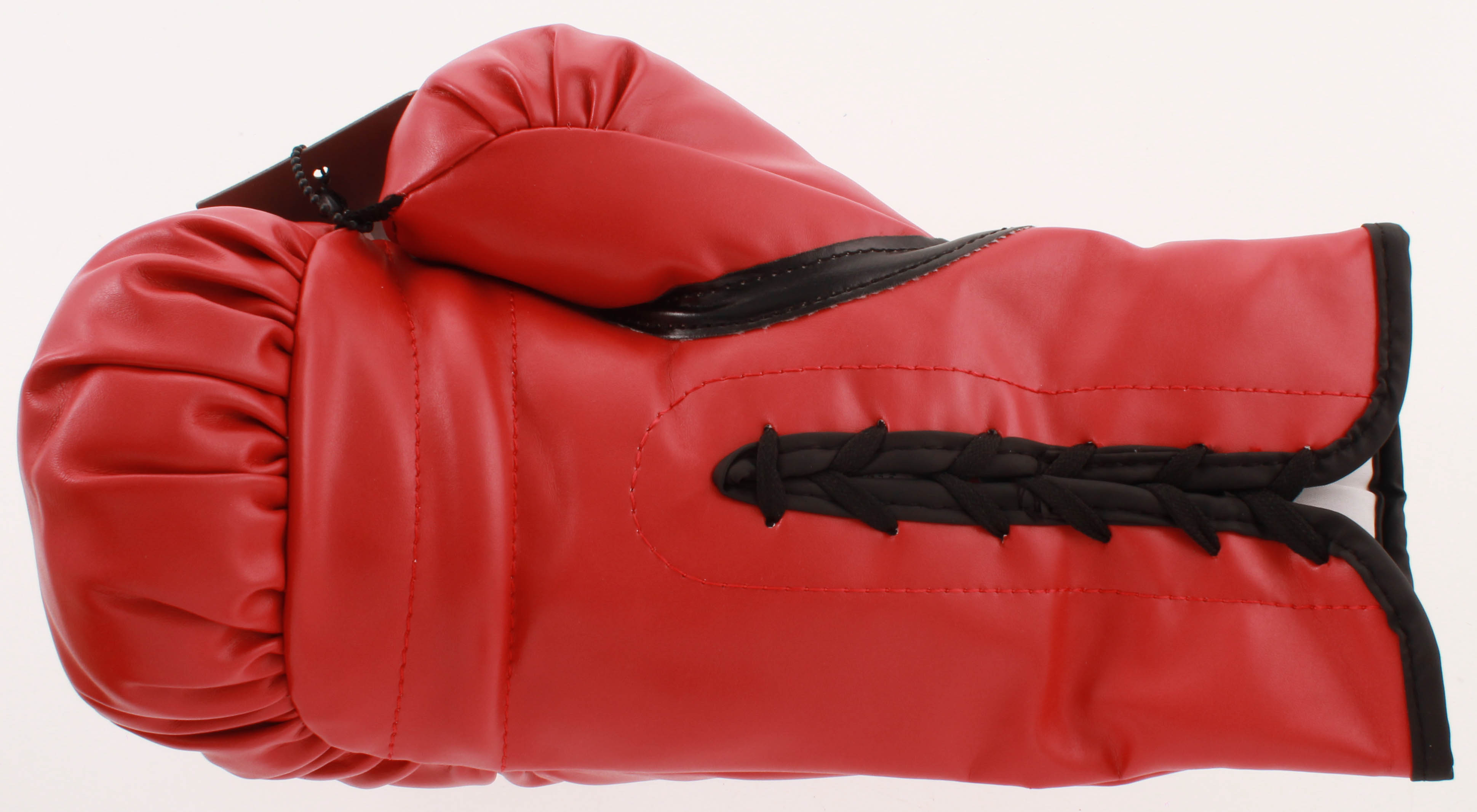 Tyson Fury Signed Everlast Boxing Glove (Beckett COA) at PristineAuction.com Tyson Fury Signed Everlast Boxing Glove (Beckett COA) at PristineAuction.com