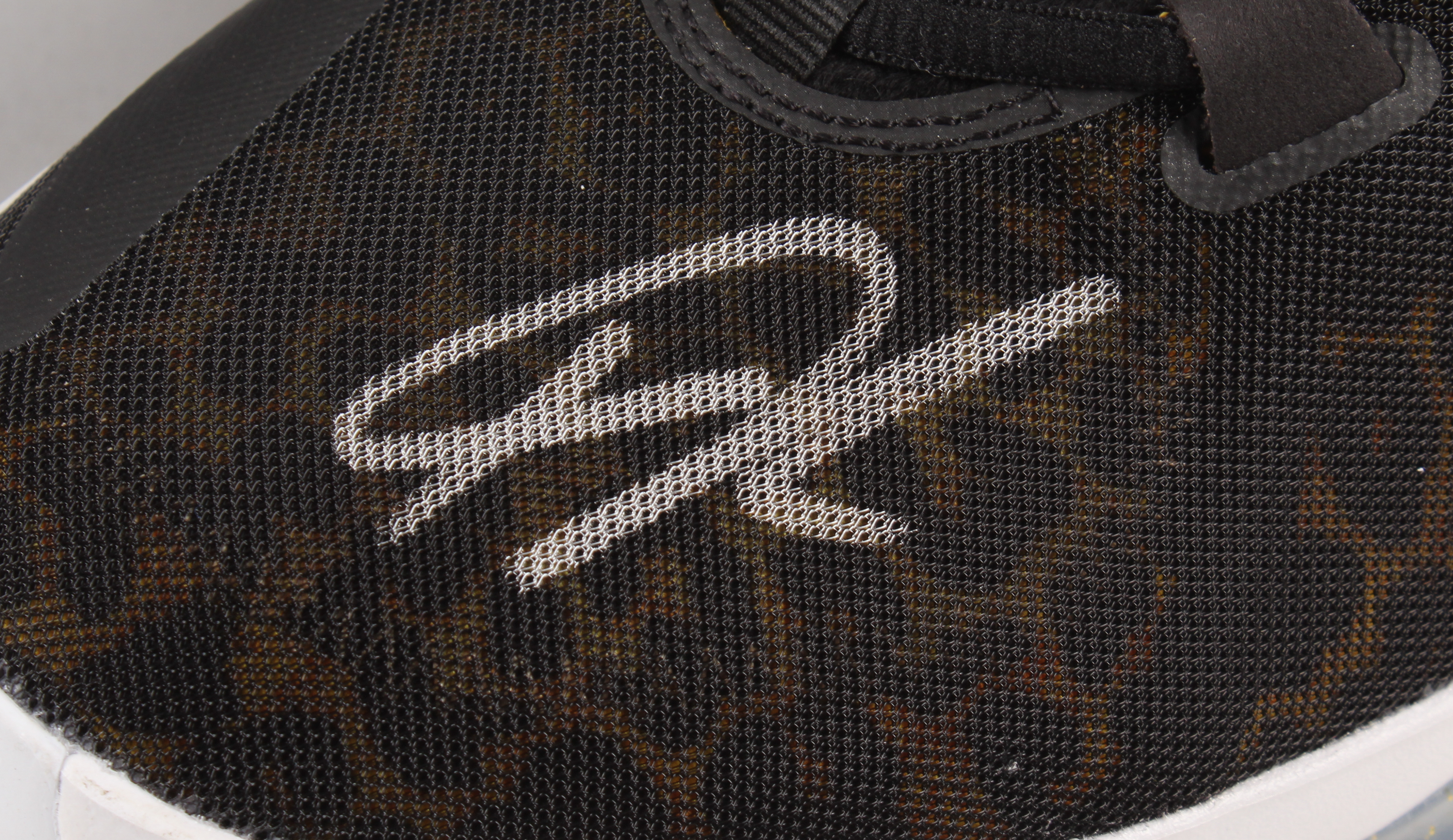 Giannis Antetokounmpo Signed Pair of (2) Nike Zoom Freak 1 Basketball Shoes (JSA COA) at PristineAuction.com Giannis Antetokounmpo Signed Pair of (2) Nike Zoom Freak 1 Basketball Shoes (JSA COA) at PristineAuction.com