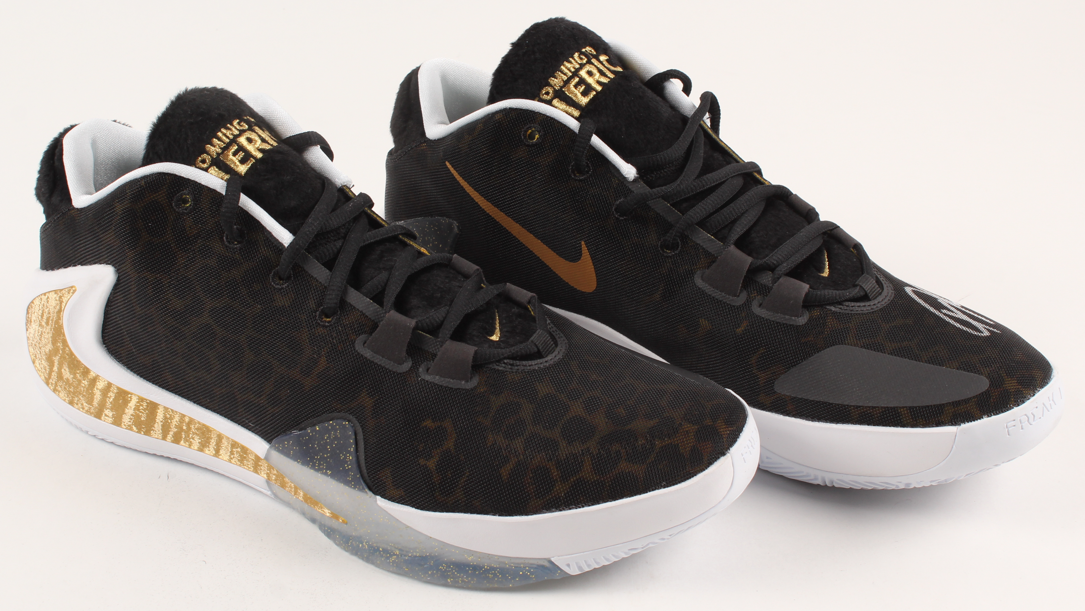 Giannis Antetokounmpo Signed Pair of (2) Nike Zoom Freak 1 Basketball Shoes (JSA COA) at PristineAuction.com Giannis Antetokounmpo Signed Pair of (2) Nike Zoom Freak 1 Basketball Shoes (JSA COA) at PristineAuction.com
