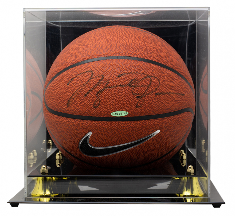 Michael Jordan Signed Basketball with HighQuality Display Case (UDA