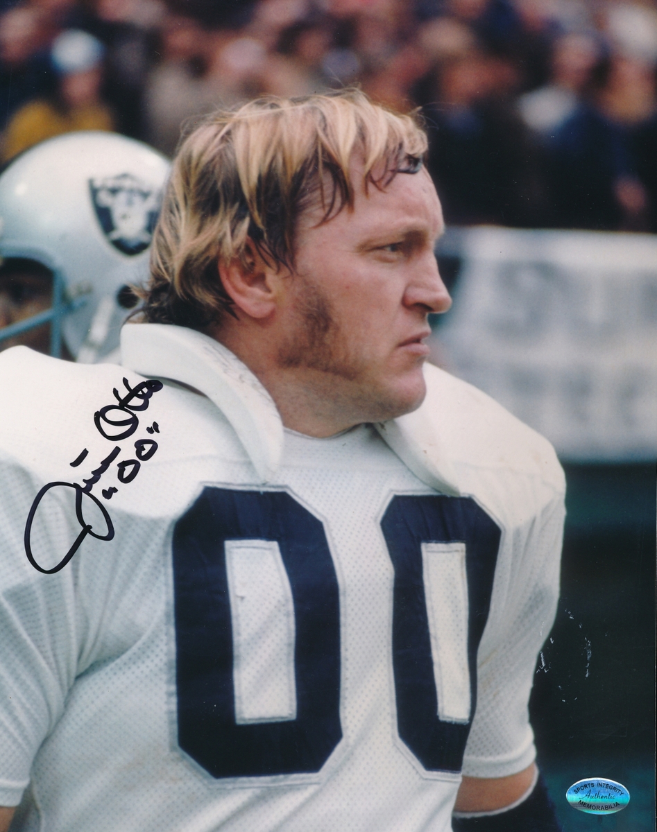 Jim Otto Signed Raiders 8x10 Photo (SI COA) at PristineAuction.com Jim Otto Signed Raiders 8x10 Photo (SI COA) at PristineAuction.com