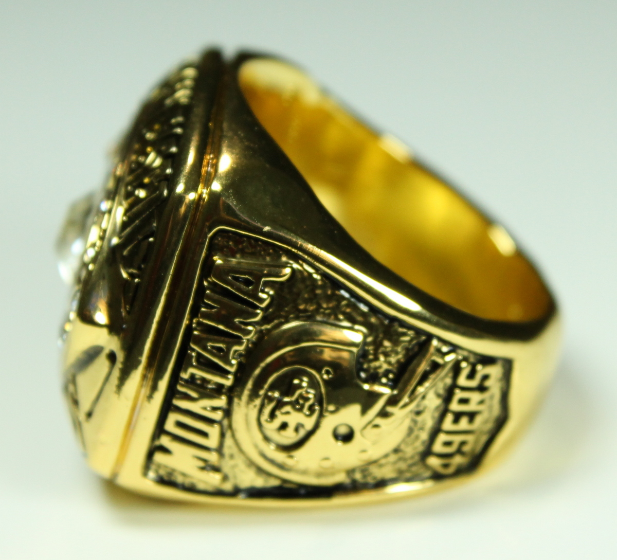 Joe Montana San Francisco 49ers High Quality Replica 1981 Super Bowl XVI Ring at PristineAuction.com Joe Montana San Francisco 49ers High Quality Replica 1981 Super Bowl XVI Ring at PristineAuction.com