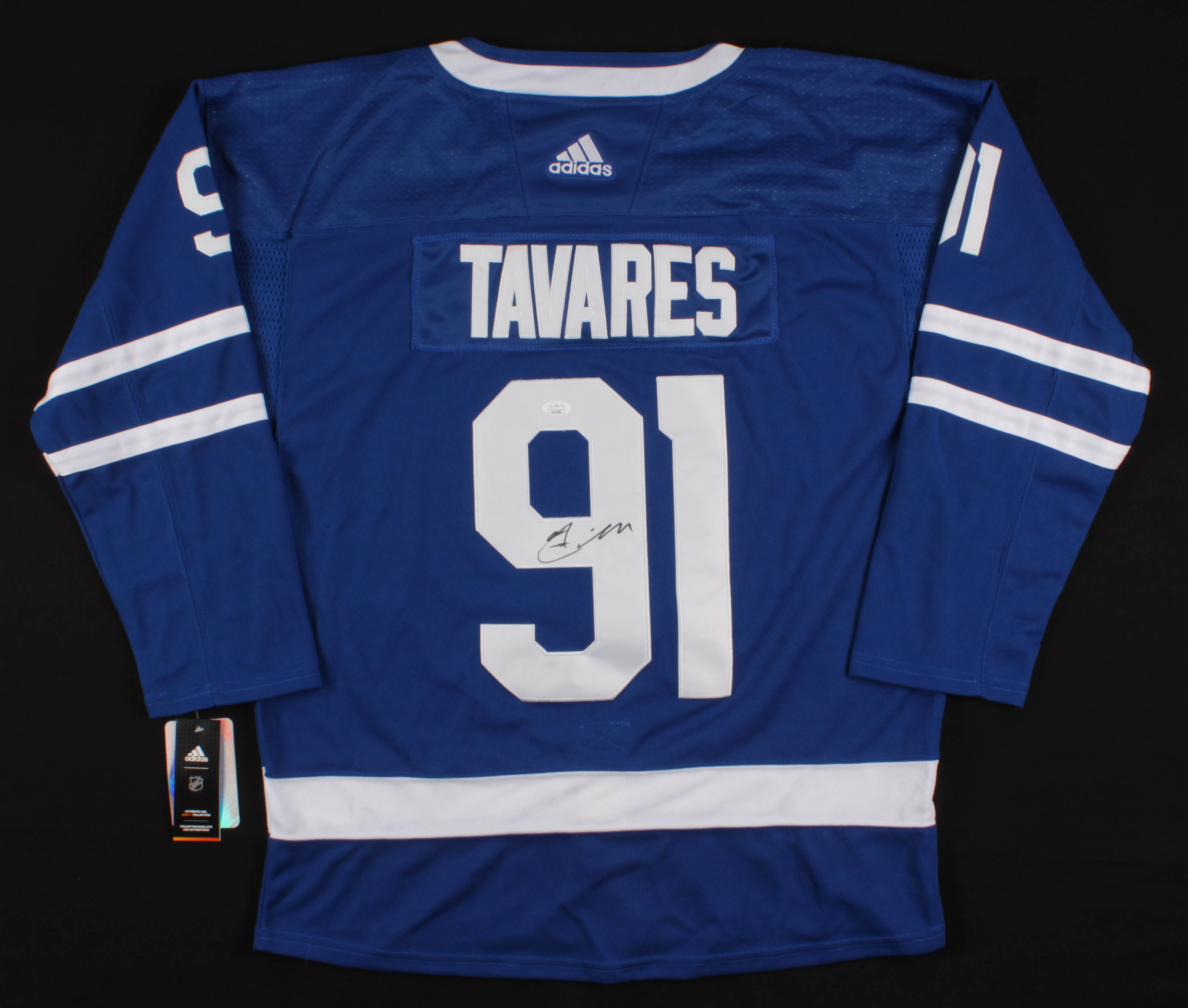John Tavares Signed Maple Leafs Jersey (JSA COA) at PristineAuction.com John Tavares Signed Maple Leafs Jersey (JSA COA) at PristineAuction.com