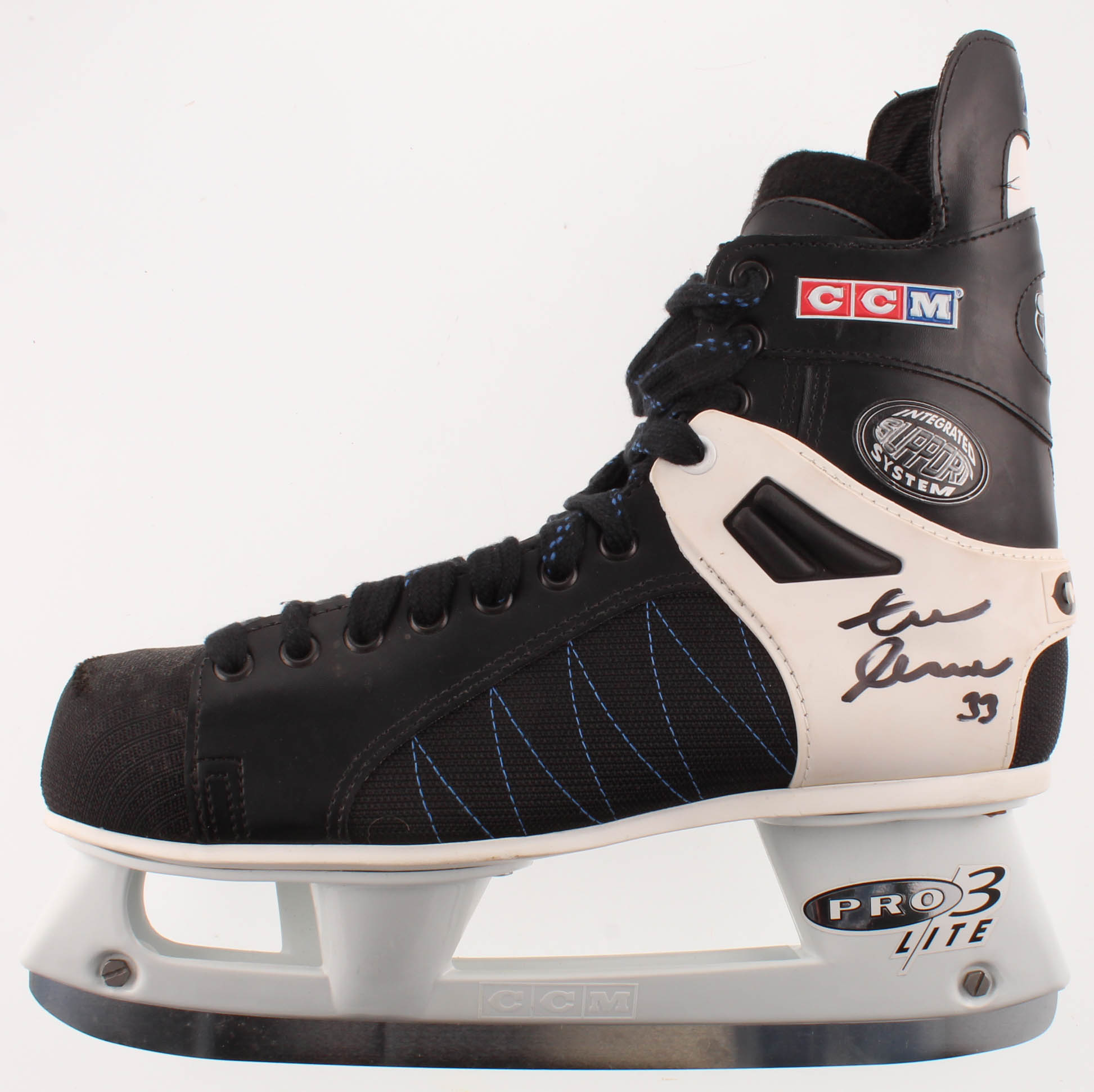 Zdeno Chara Signed Hockey Skate (Chara COA) at PristineAuction.com Zdeno Chara Signed Hockey Skate (Chara COA) at PristineAuction.com