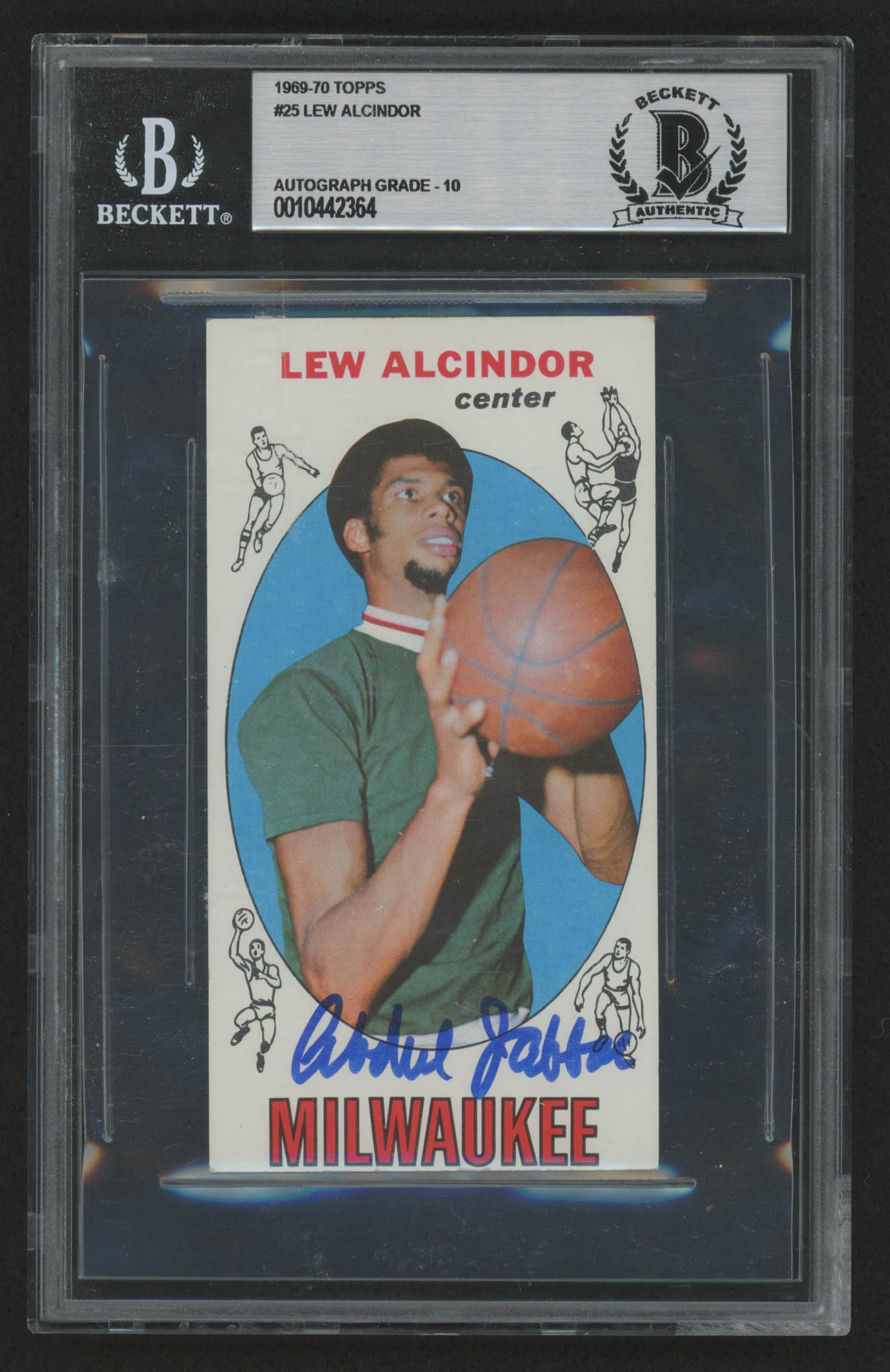 Lew Alcindor 1969-70 Topps #25 RC (BGS Encapsulated) at PristineAuction.com Lew Alcindor 1969-70 Topps #25 RC (BGS Encapsulated) at PristineAuction.com