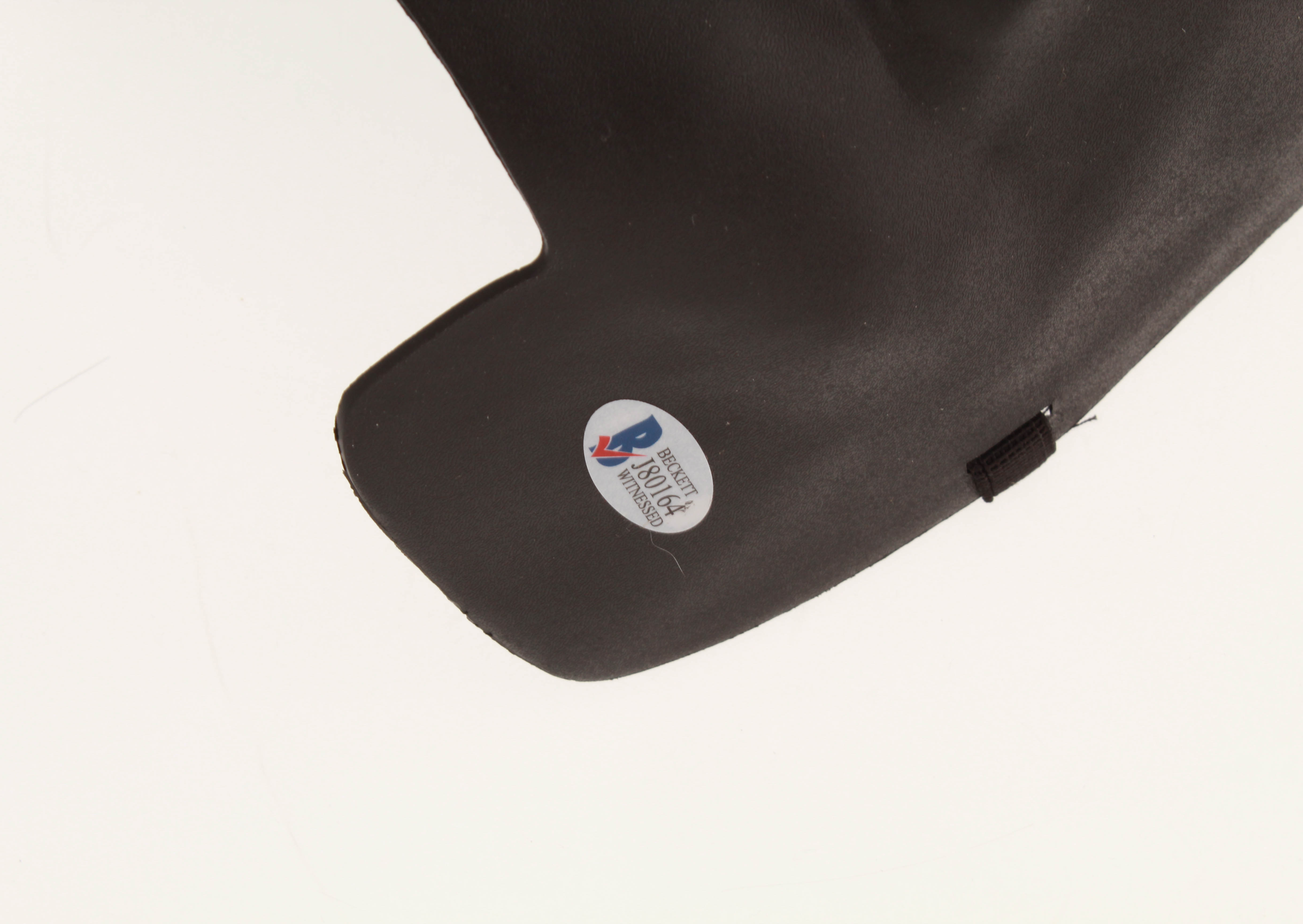 Ben Affleck Signed "Batman" Mask (Beckett COA) at PristineAuction.com Ben Affleck Signed "Batman" Mask (Beckett COA) at PristineAuction.com