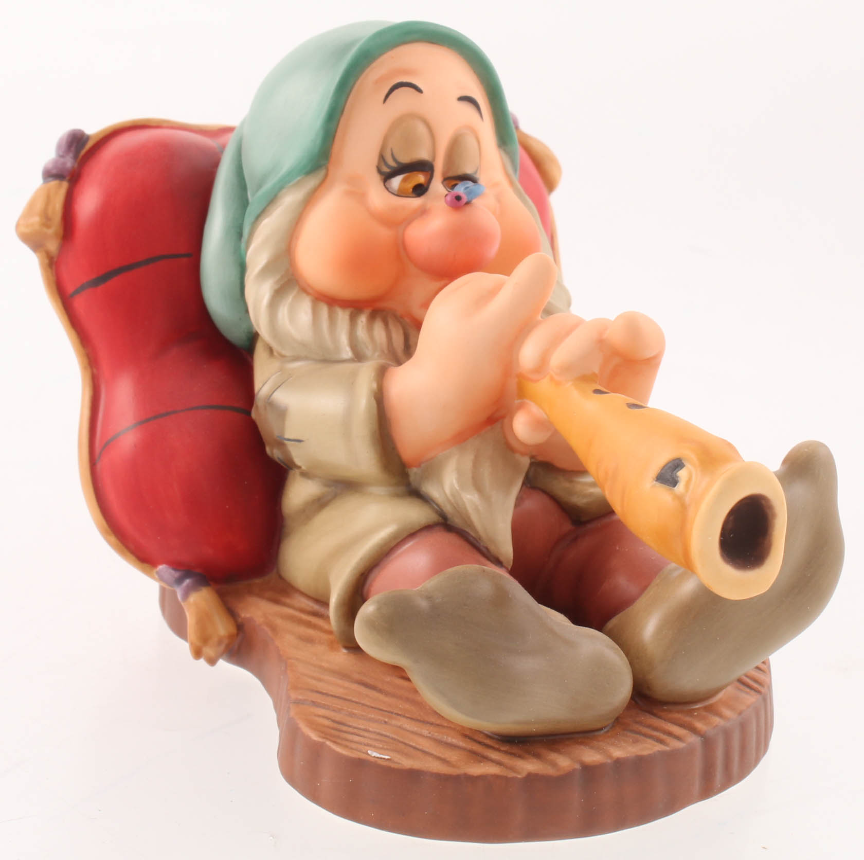 "Snow White & The Seven Dwarfs" Sleepy "Zzzzzzz" Walt Disney's Classics Collections Ceramic Sculpture Figurine at PristineAuction.com "Snow White & The Seven Dwarfs" Sleepy "Zzzzzzz" Walt Disney's Classics Collections Ceramic Sculpture Figurine at PristineAuction.com