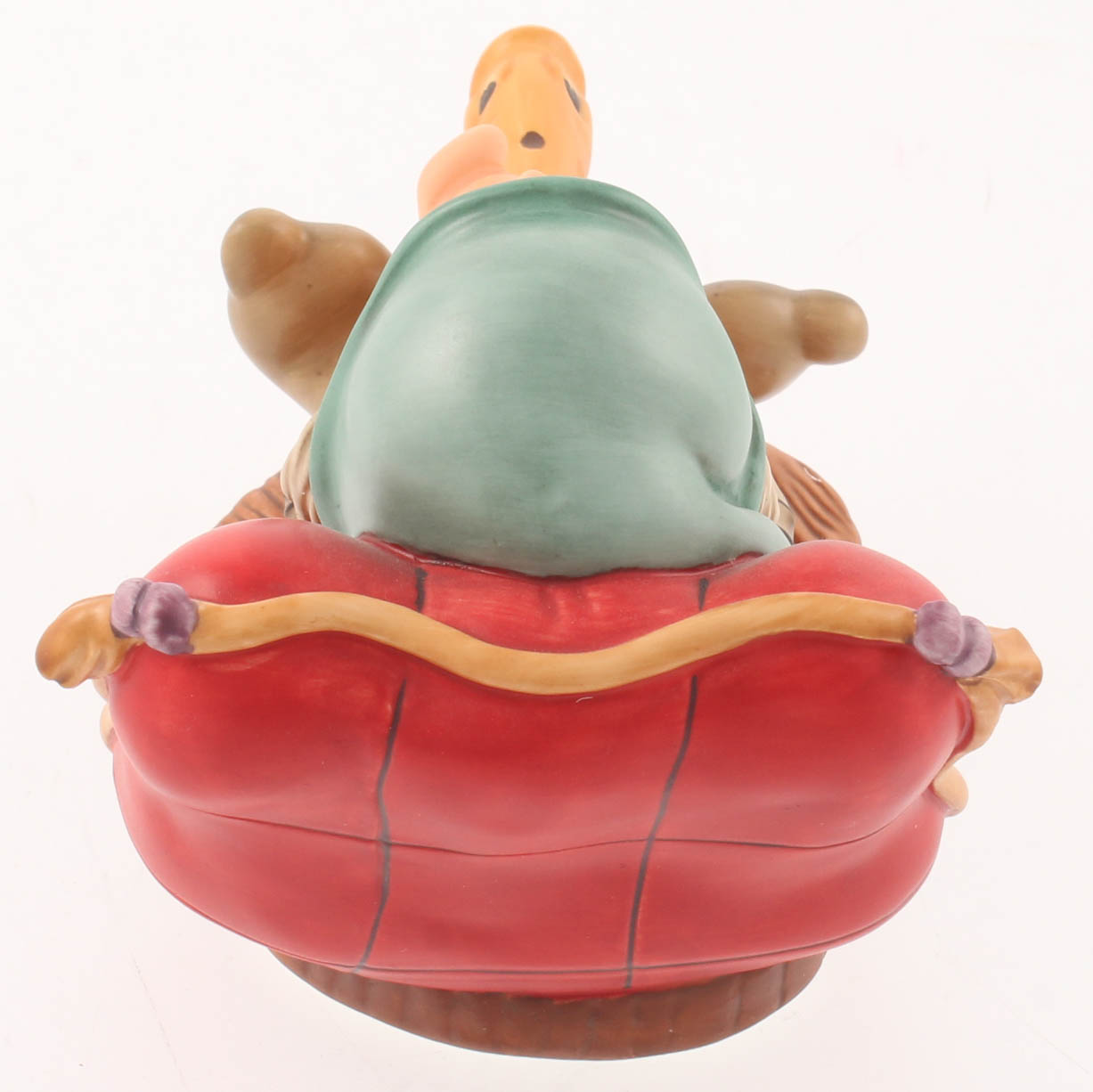 "Snow White & The Seven Dwarfs" Sleepy "Zzzzzzz" Walt Disney's Classics Collections Ceramic Sculpture Figurine at PristineAuction.com "Snow White & The Seven Dwarfs" Sleepy "Zzzzzzz" Walt Disney's Classics Collections Ceramic Sculpture Figurine at PristineAuction.com