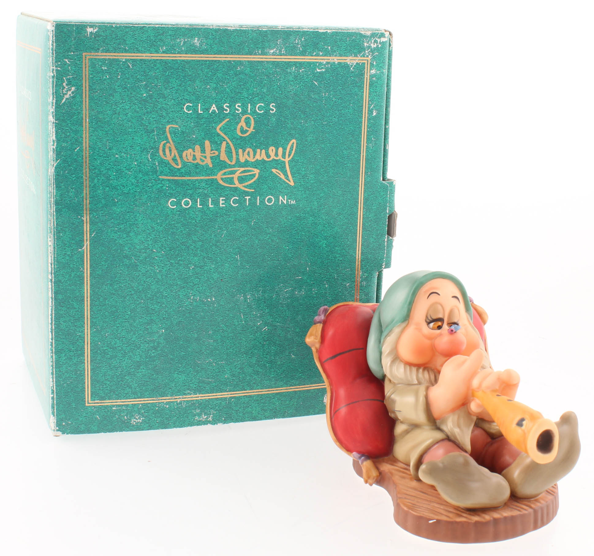 "Snow White & The Seven Dwarfs" Sleepy "Zzzzzzz" Walt Disney's Classics Collections Ceramic Sculpture Figurine at PristineAuction.com "Snow White & The Seven Dwarfs" Sleepy "Zzzzzzz" Walt Disney's Classics Collections Ceramic Sculpture Figurine at PristineAuction.com