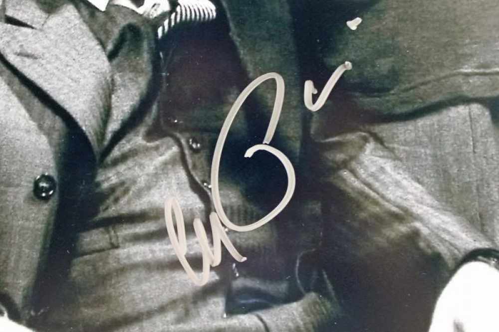 AL PACINO Signed Autographed Photo The Gentleman COA Hologram main image 1