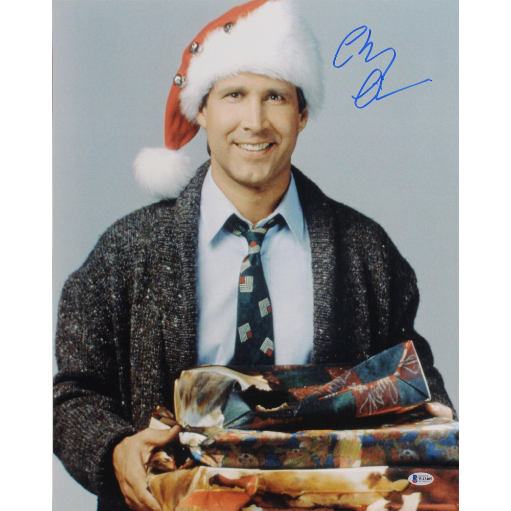 Chevy Chase Signed "National Lampoon's Christmas Vacation" 16x20 Photo (Beckett) at PristineAuction.com