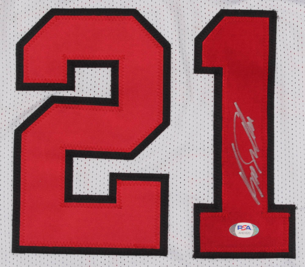 Dominique Wilkins Signed Jersey (PSA COA) at PristineAuction.com Dominique Wilkins Signed Jersey (PSA COA) at PristineAuction.com