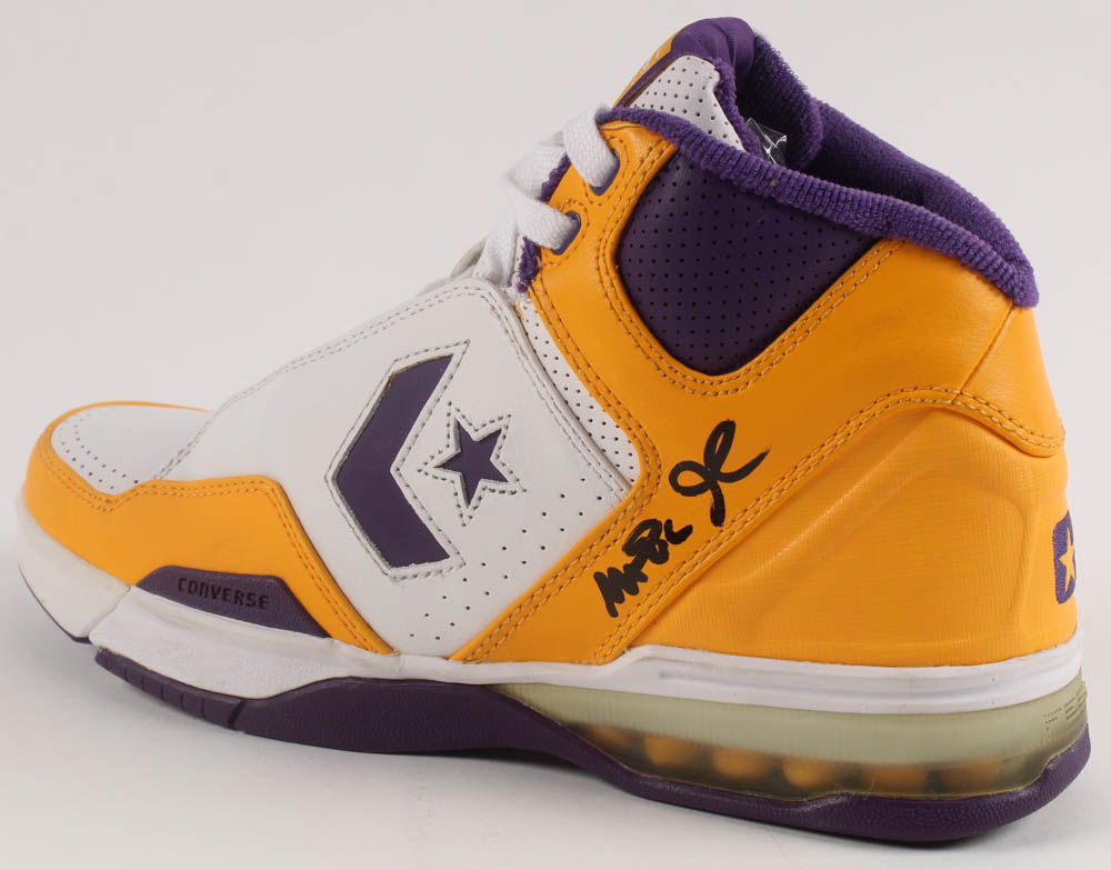 Magic Johnson Signed Converse Basketball Shoe (Beckett COA) at PristineAuction.com Magic Johnson Signed Converse Basketball Shoe (Beckett COA) at PristineAuction.com