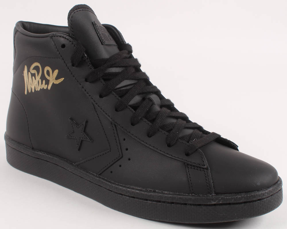 Magic Johnson Signed Converse Basketball Shoe (Beckett COA) at PristineAuction.com Magic Johnson Signed Converse Basketball Shoe (Beckett COA) at PristineAuction.com