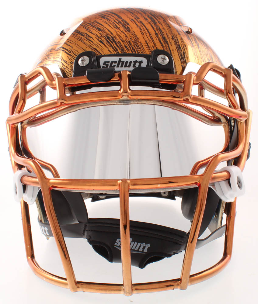 Nick Chubb Signed Browns Full-Size Authentic On-Field Hydro-Dipped Vengeance Helmet with Silver Visor (JSA COA) at PristineAuction.com Nick Chubb Signed Browns Full-Size Authentic On-Field Hydro-Dipped Vengeance Helmet with Silver Visor (JSA COA) at PristineAuction.com