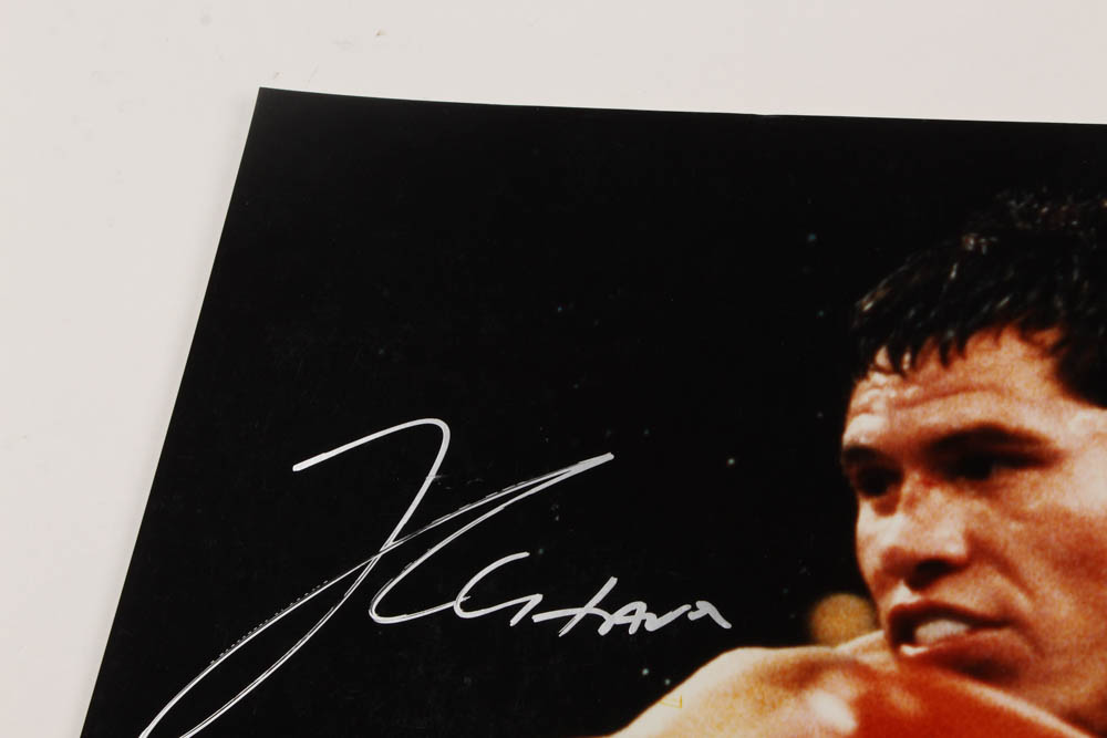 Julio Cesar Chavez Signed 16x20 Photo (Beckett COA) at PristineAuction.com Julio Cesar Chavez Signed 16x20 Photo (Beckett COA) at PristineAuction.com