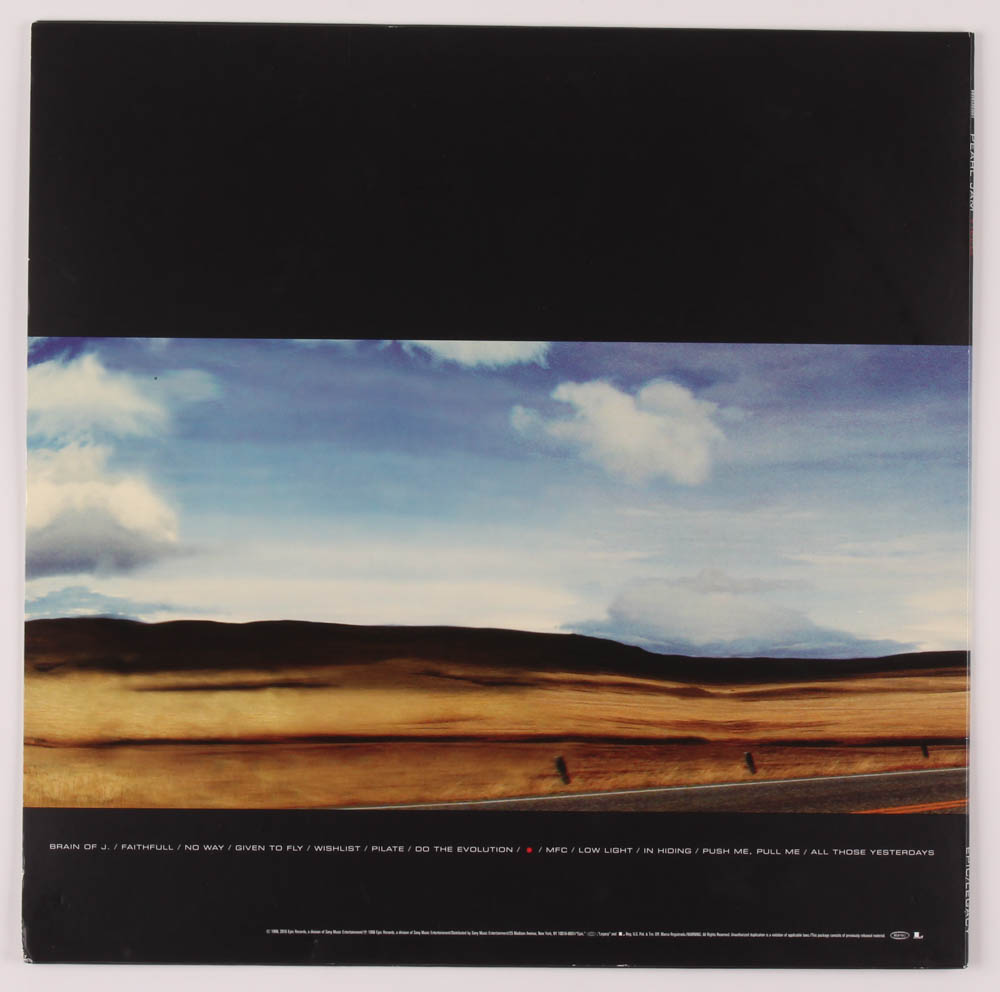 Eddie Vedder Signed "Yield" Vinyl Record Album (PSA Hologram) at PristineAuction.com Eddie Vedder Signed "Yield" Vinyl Record Album (PSA Hologram) at PristineAuction.com