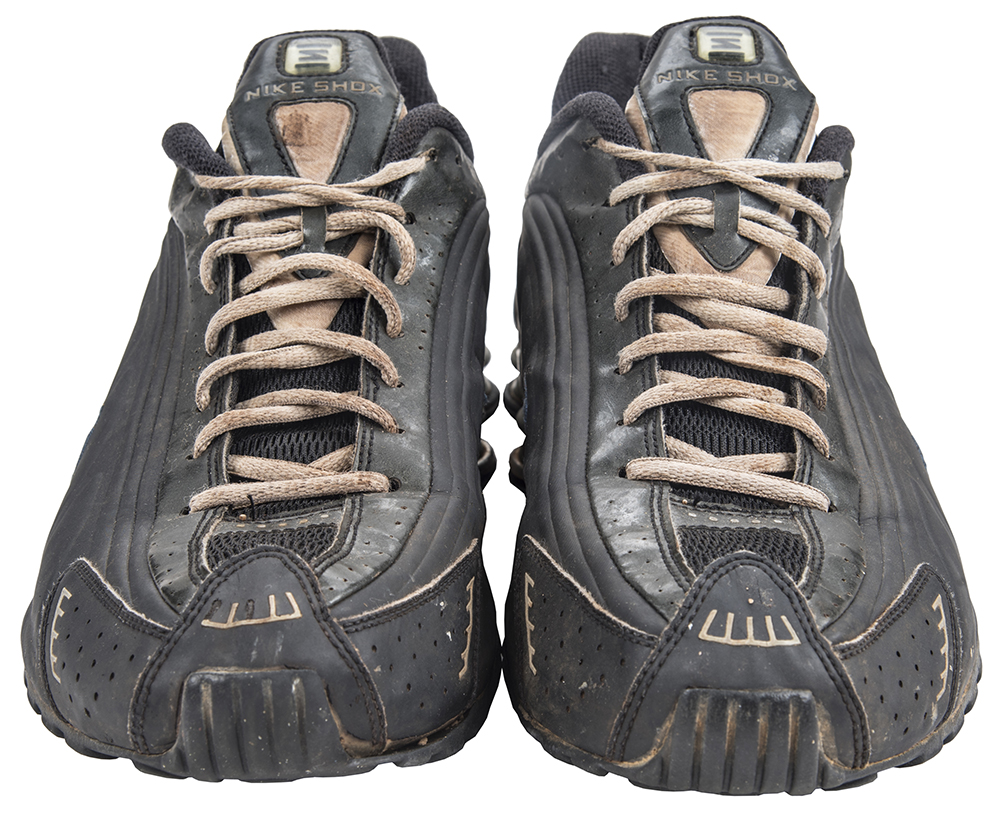 Pair of (2) Alex Rodriguez Game-Used 2008 Warm-Up Nike Shox Baseball Cleats (JT Sports LOA) at PristineAuction.com Pair of (2) Alex Rodriguez Game-Used 2008 Warm-Up Nike Shox Baseball Cleats (JT Sports LOA) at PristineAuction.com