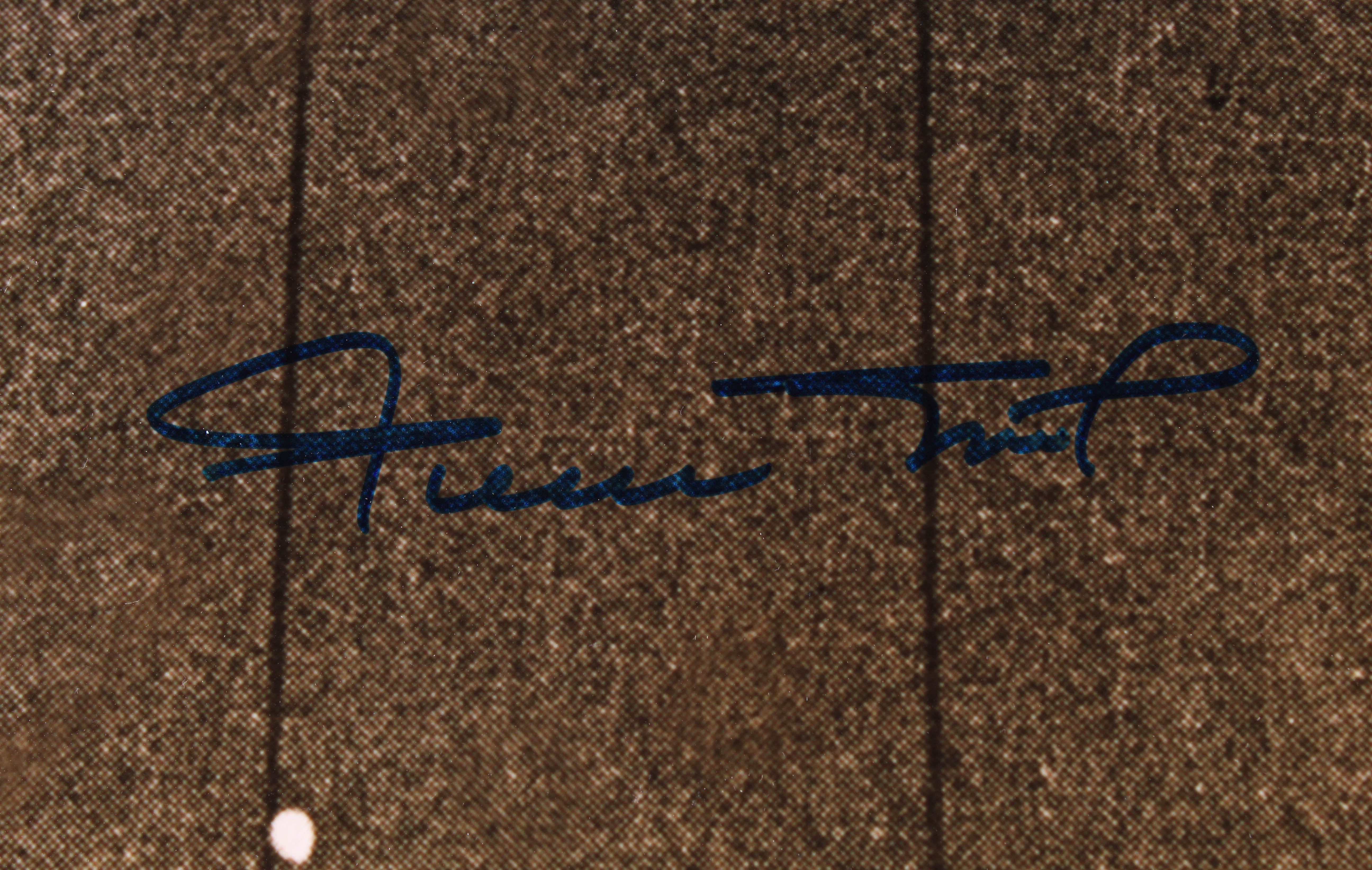 Willie Mays Signed Giants "The Catch" 16x20 Photo (Steiner COA & Mays Hologram) at PristineAuction.com Willie Mays Signed Giants "The Catch" 16x20 Photo (Steiner COA & Mays Hologram) at PristineAuction.com