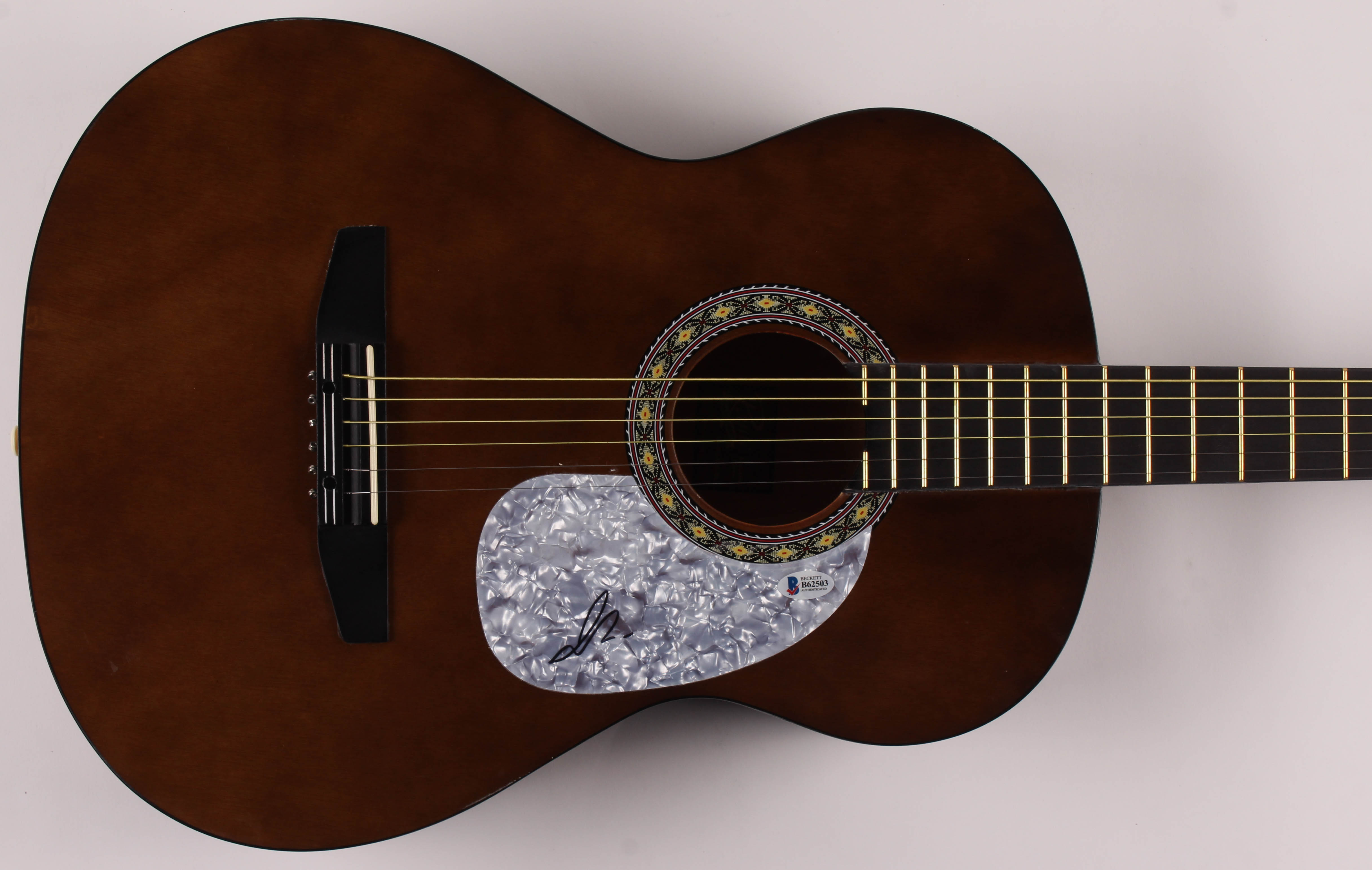 Jon Pardi Signed 38" Acoustic Guitar (Beckett COA) at PristineAuction.com Jon Pardi Signed 38" Acoustic Guitar (Beckett COA) at PristineAuction.com