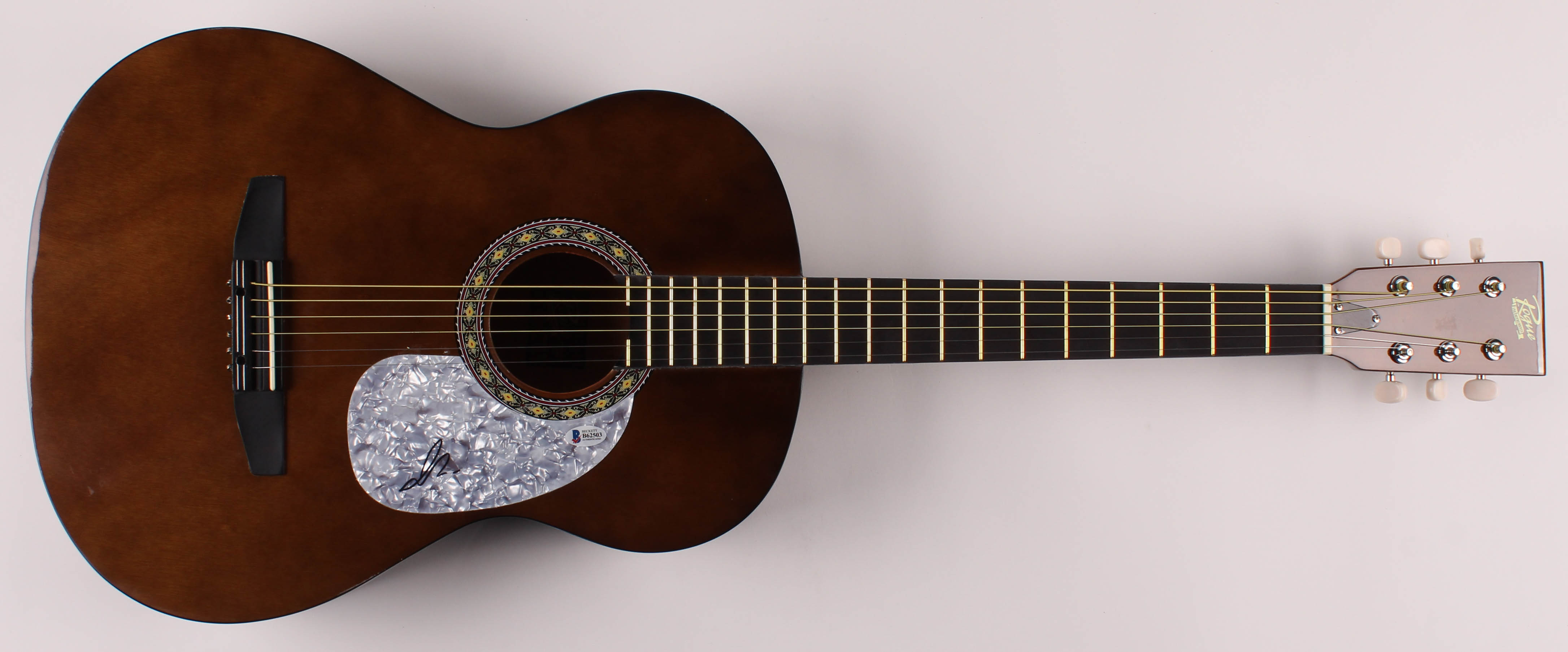 Jon Pardi Signed 38" Acoustic Guitar (Beckett COA) at PristineAuction.com Jon Pardi Signed 38" Acoustic Guitar (Beckett COA) at PristineAuction.com