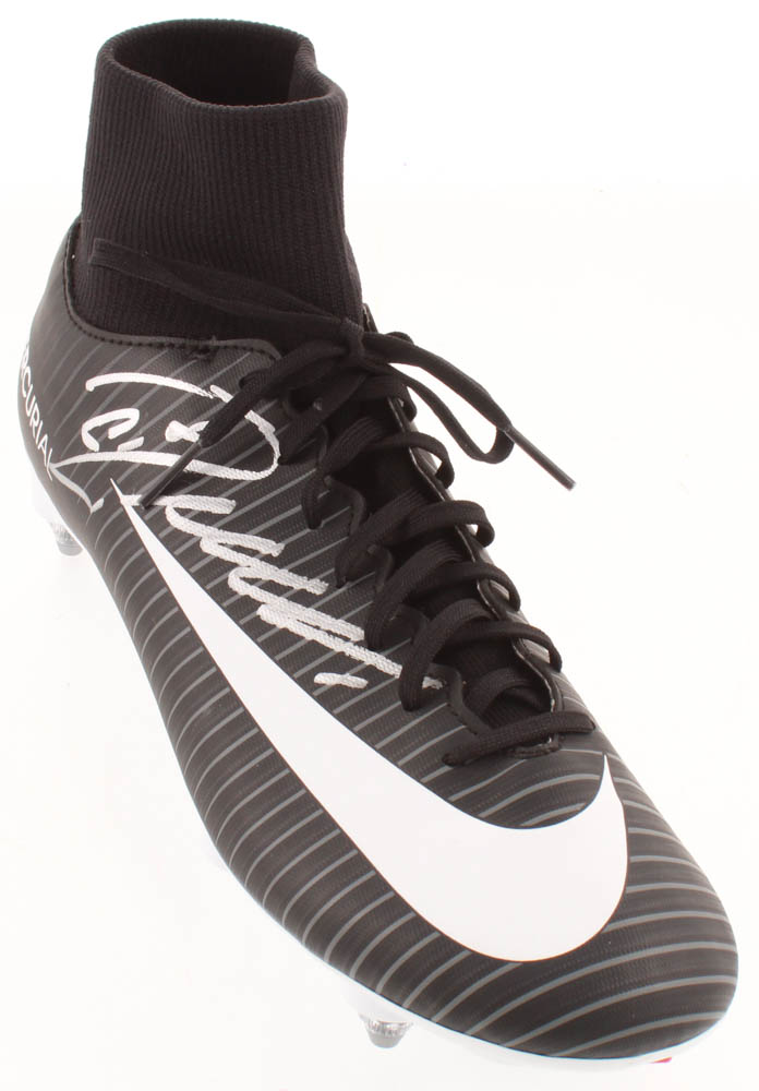 Cristiano Ronaldo Signed Nike Soccer Cleat (Beckett COA) at PristineAuction.com Cristiano Ronaldo Signed Nike Soccer Cleat (Beckett COA) at PristineAuction.com
