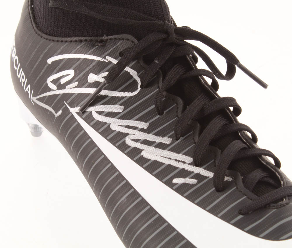 Cristiano Ronaldo Signed Nike Soccer Cleat (Beckett COA) at PristineAuction.com Cristiano Ronaldo Signed Nike Soccer Cleat (Beckett COA) at PristineAuction.com