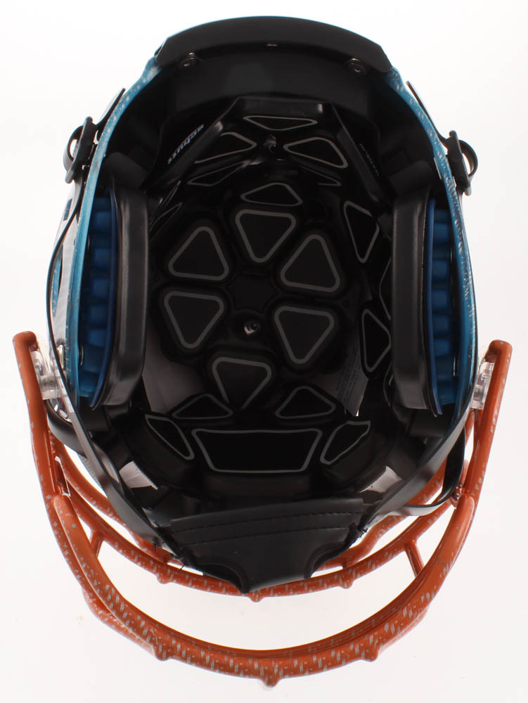 Dan Hampton Signed Bears Full-Size Authentic On-Field Hydro-Dipped Vengeance Helmet Inscribed "HOF 2002" (Beckett COA) at PristineAuction.com Dan Hampton Signed Bears Full-Size Authentic On-Field Hydro-Dipped Vengeance Helmet Inscribed "HOF 2002" (Beckett COA) at PristineAuction.com