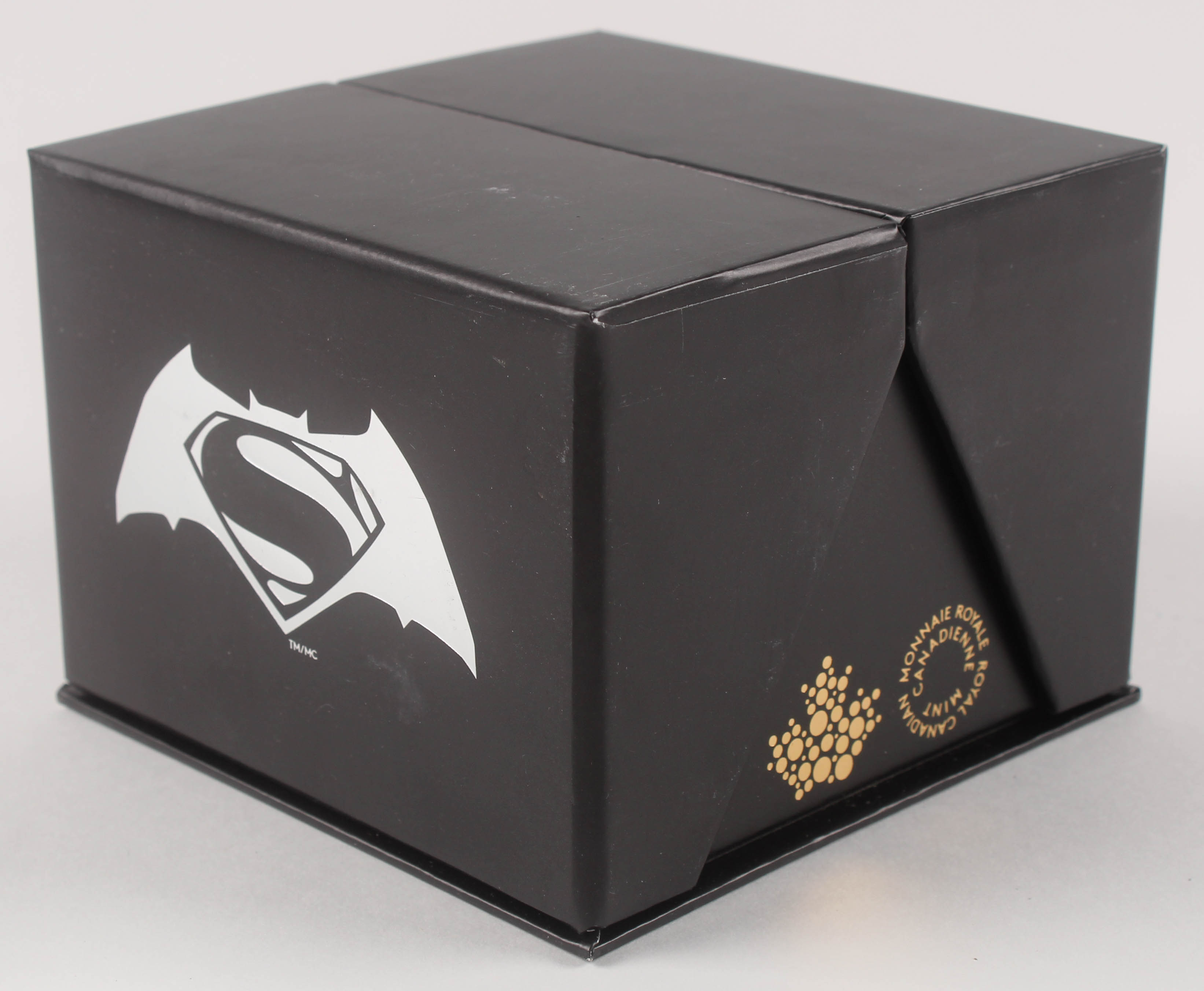 2016 Batman vs. Superman: Dawn of Justice $30 Thirty Dollar 2 oz Fine Silver Colorized Coin with Display Box at PristineAuction.com 2016 Batman vs. Superman: Dawn of Justice $30 Thirty Dollar 2 oz Fine Silver Colorized Coin with Display Box at PristineAuction.com