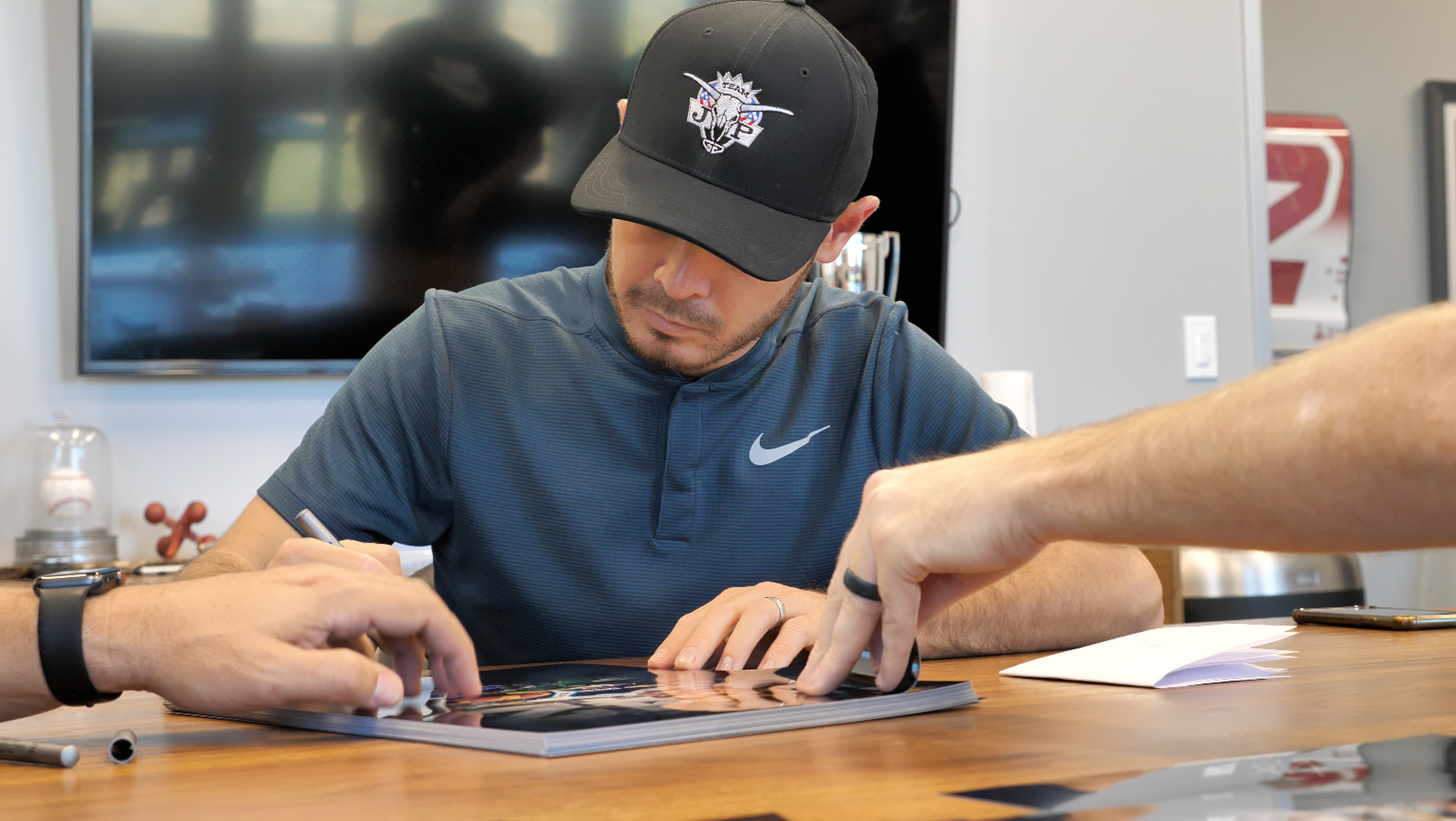 Kyle Larson & Christopher Bell Signed 2020 Chili Bowl 12x17 Photo (PA COA) (Imperfect) at PristineAuction.com Kyle Larson & Christopher Bell Signed 2020 Chili Bowl 12x17 Photo (PA COA) (Imperfect) at PristineAuction.com