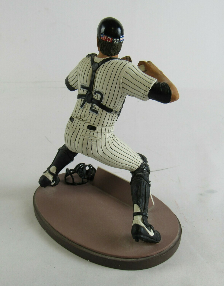 Carlton Fisk Signed White Sox "The Commander" LE Gartlan Figurine (Gartlan Authentic) Pristine