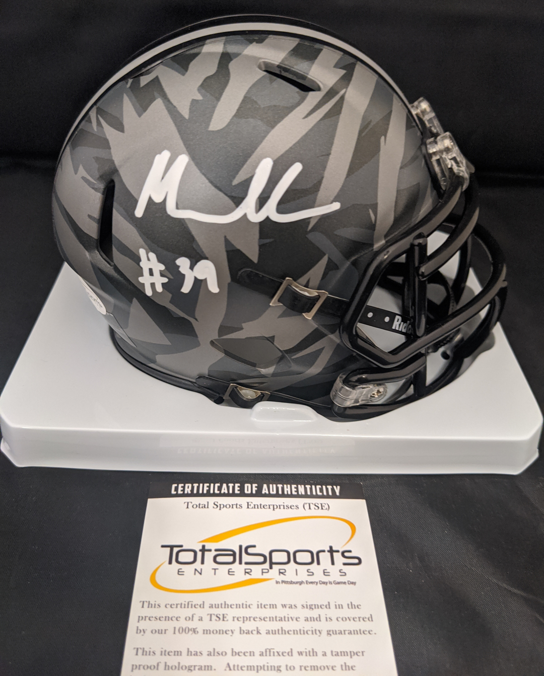 Malik Harrison Signed Ohio State Buckeyes Camo Mini-Helmet (TSE COA) at PristineAuction.com Malik Harrison Signed Ohio State Buckeyes Camo Mini-Helmet (TSE COA) at PristineAuction.com
