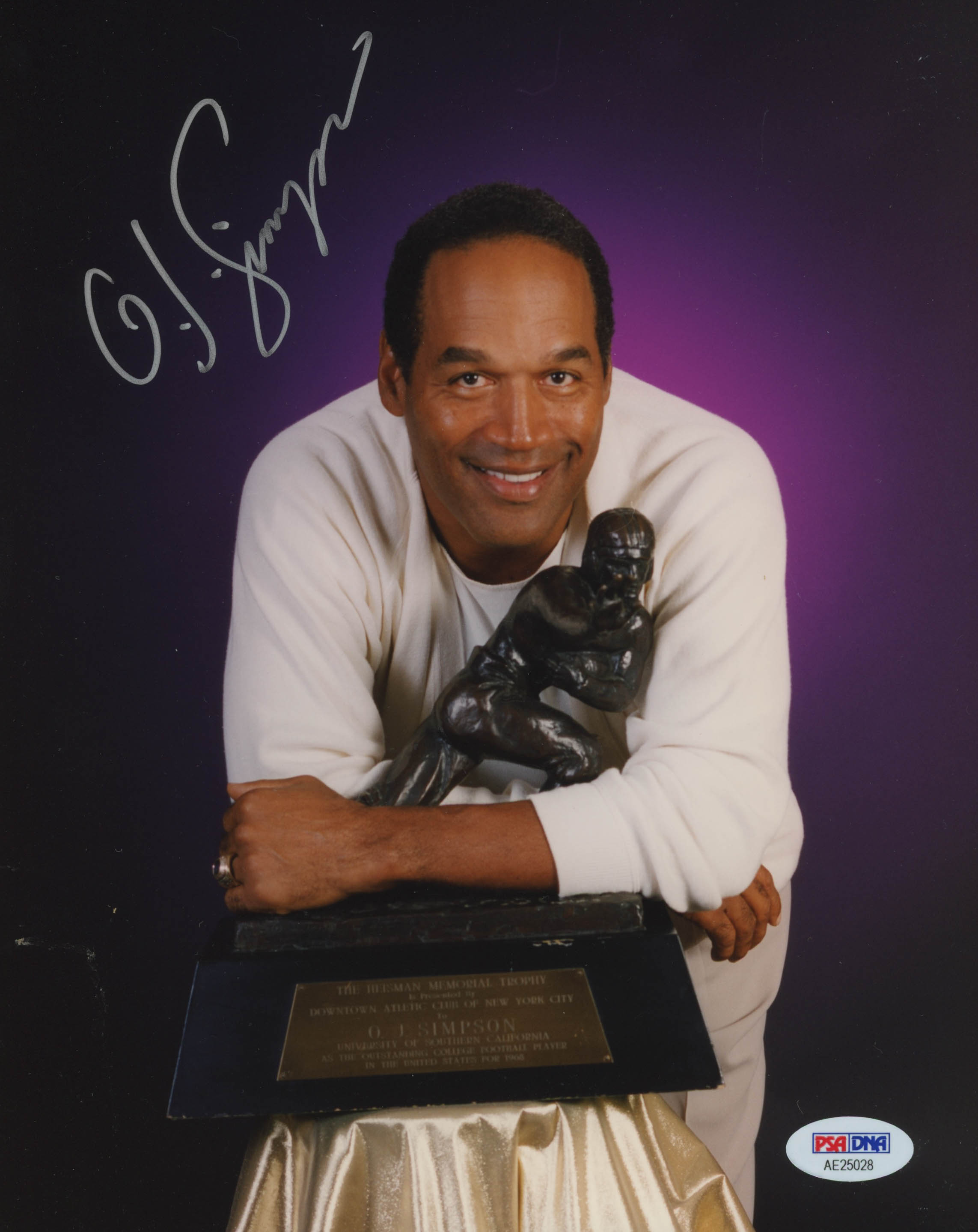 O. J. Simpson Signed 8x10 Photo (PSA COA) at PristineAuction.com O. J. Simpson Signed 8x10 Photo (PSA COA) at PristineAuction.com