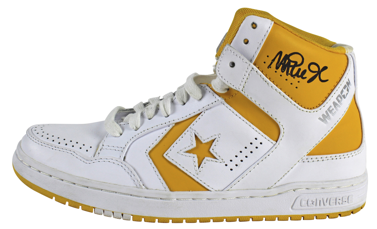 Magic Johnson Signed Pair of Converse Basketball Shoes (Beckett COA) at PristineAuction.com Magic Johnson Signed Pair of Converse Basketball Shoes (Beckett COA) at PristineAuction.com