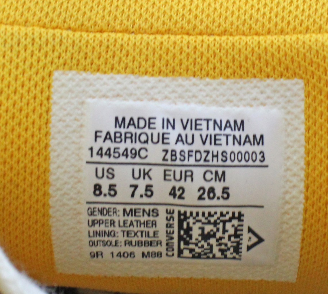 Magic Johnson Signed Pair of Converse Basketball Shoes (Beckett COA) at PristineAuction.com Magic Johnson Signed Pair of Converse Basketball Shoes (Beckett COA) at PristineAuction.com