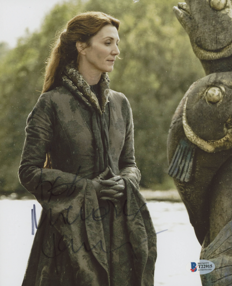 Michelle Fairley Signed "Game of Thrones" 8x10 Photo (Beckett COA