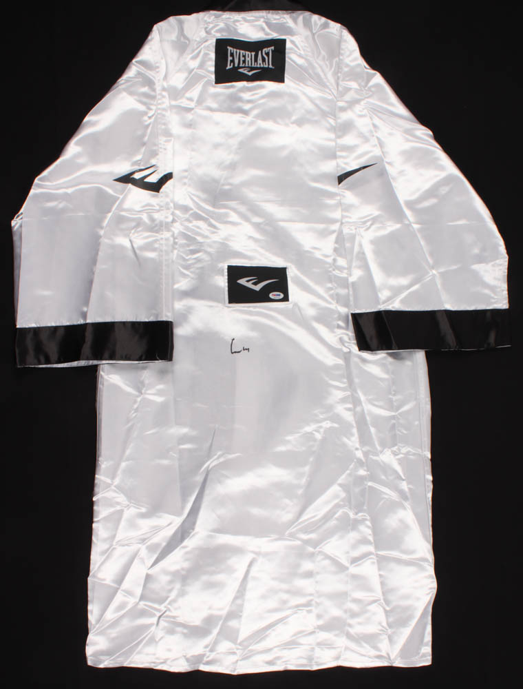 Muhammad Ali Signed Everlast Boxing Robe (PSA Hologram) at PristineAuction.com Muhammad Ali Signed Everlast Boxing Robe (PSA Hologram) at PristineAuction.com