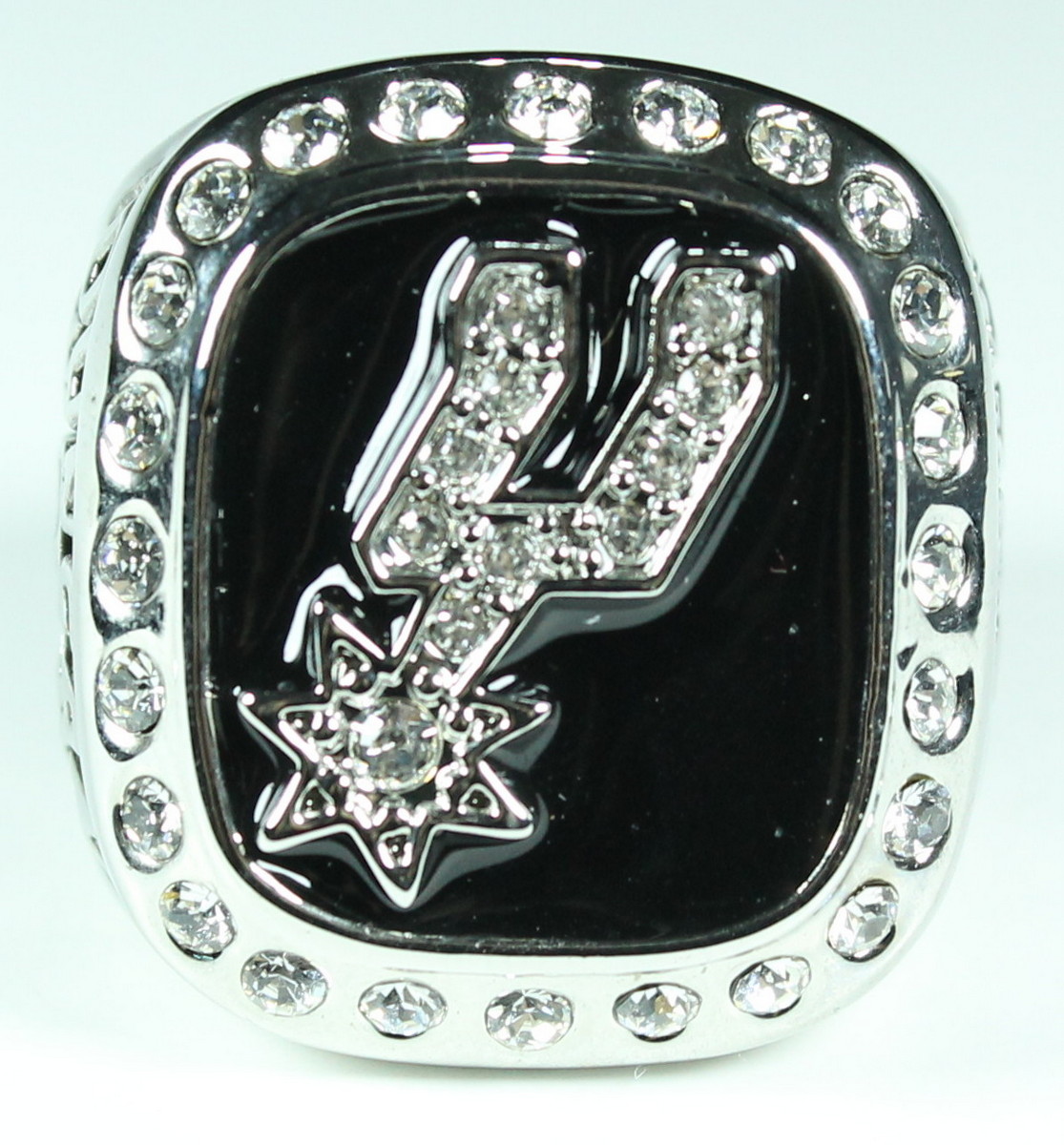Tim Duncan San Antonio Spurs High Quality Replica 1999 NBA World Champions Ring at PristineAuction.com Tim Duncan San Antonio Spurs High Quality Replica 1999 NBA World Champions Ring at PristineAuction.com